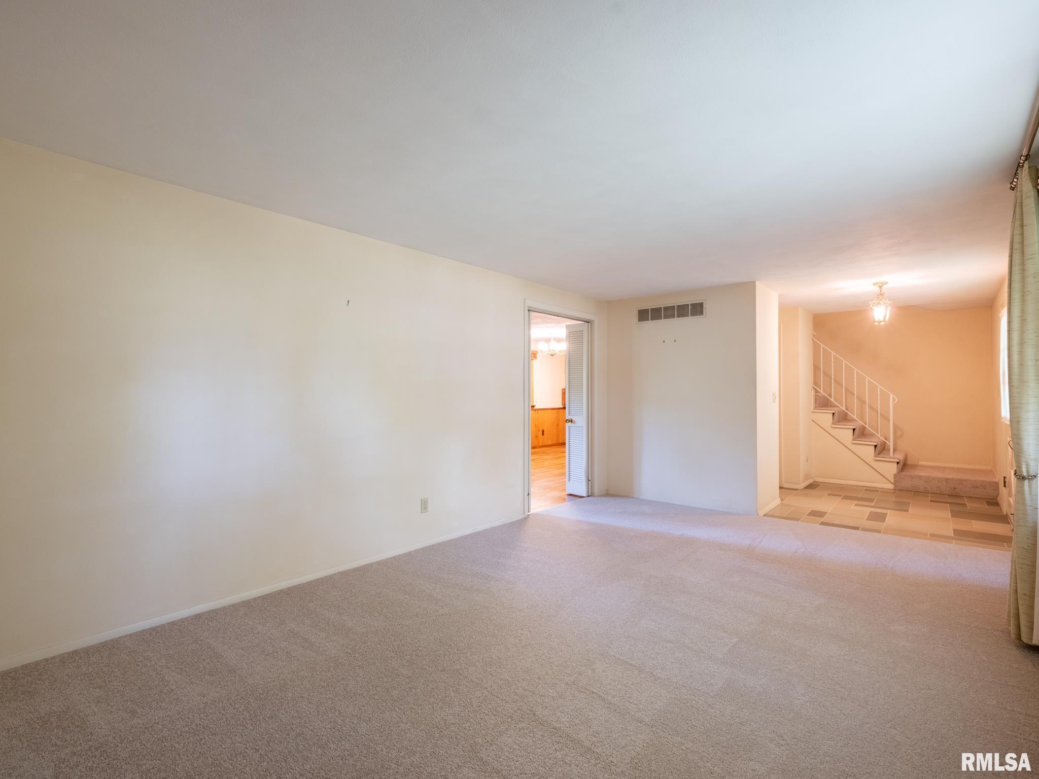 3026 W GREENBRIER Lane