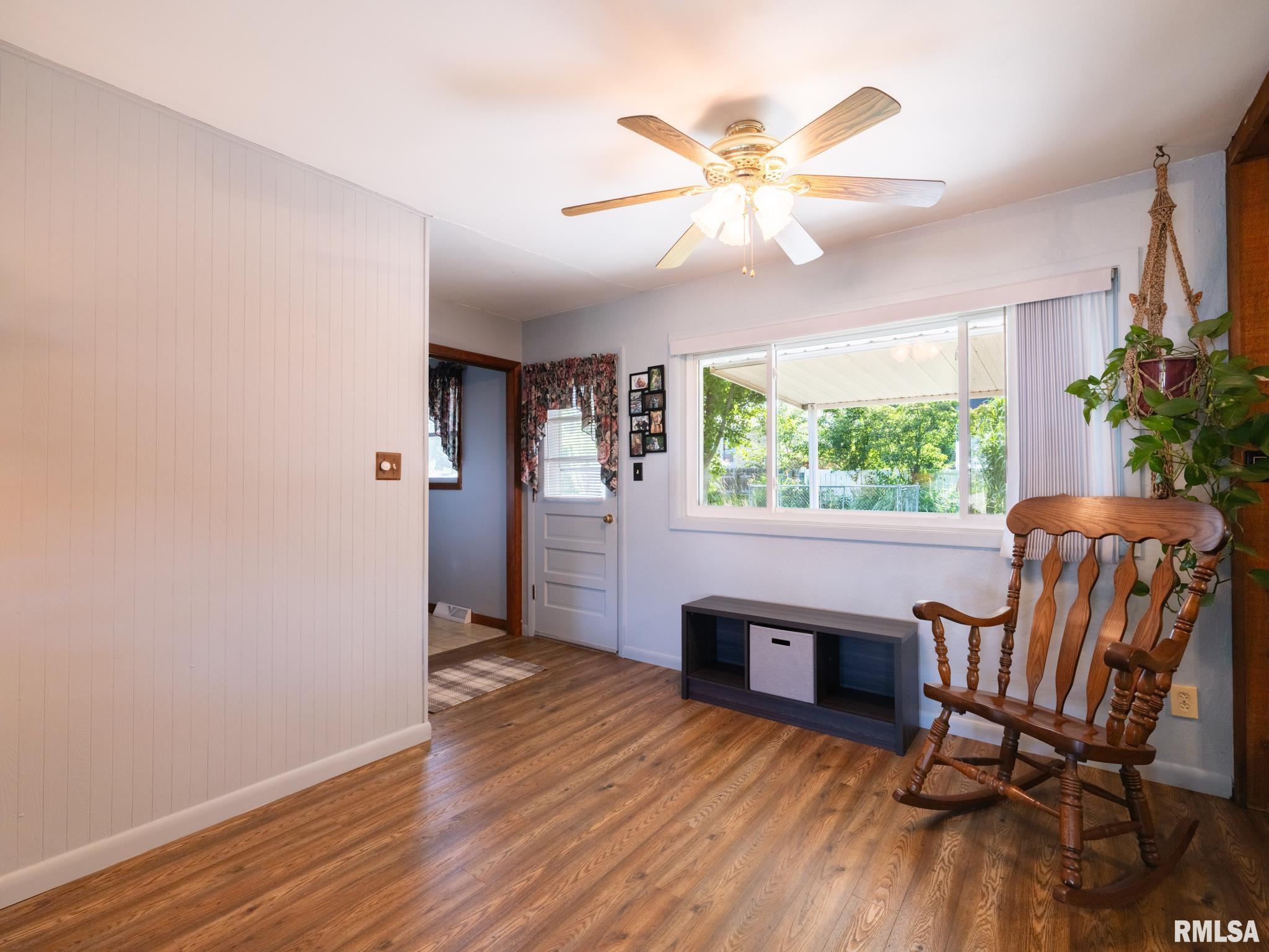 5615 N MAR VISTA Drive