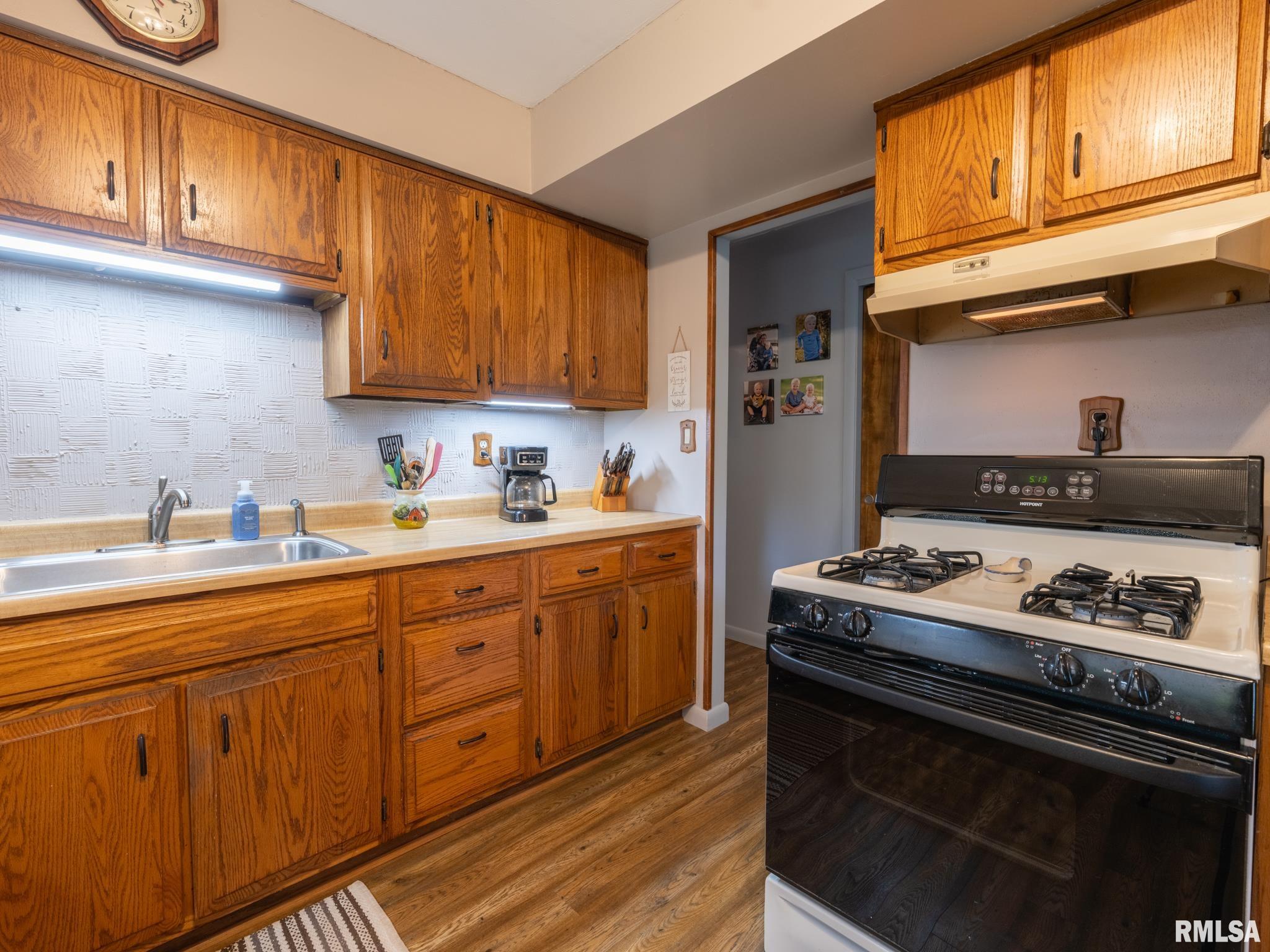 5615 N MAR VISTA Drive