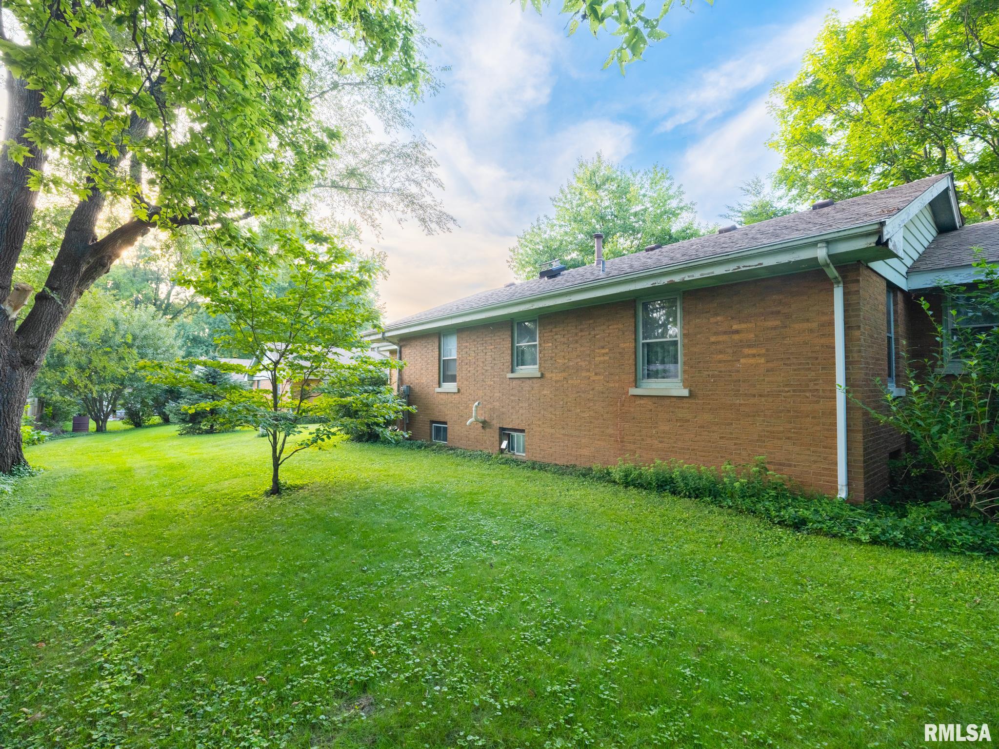304 DAVIS Court