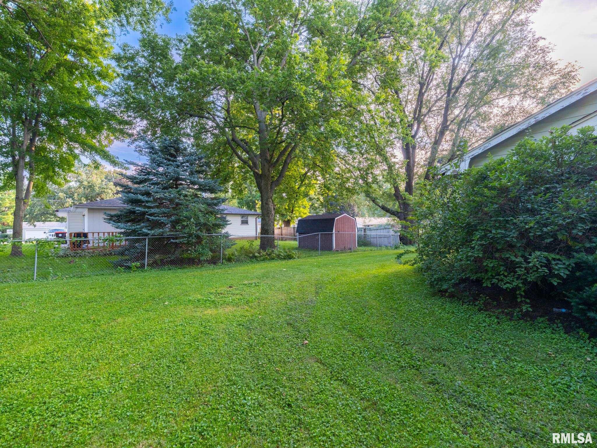 304 DAVIS Court
