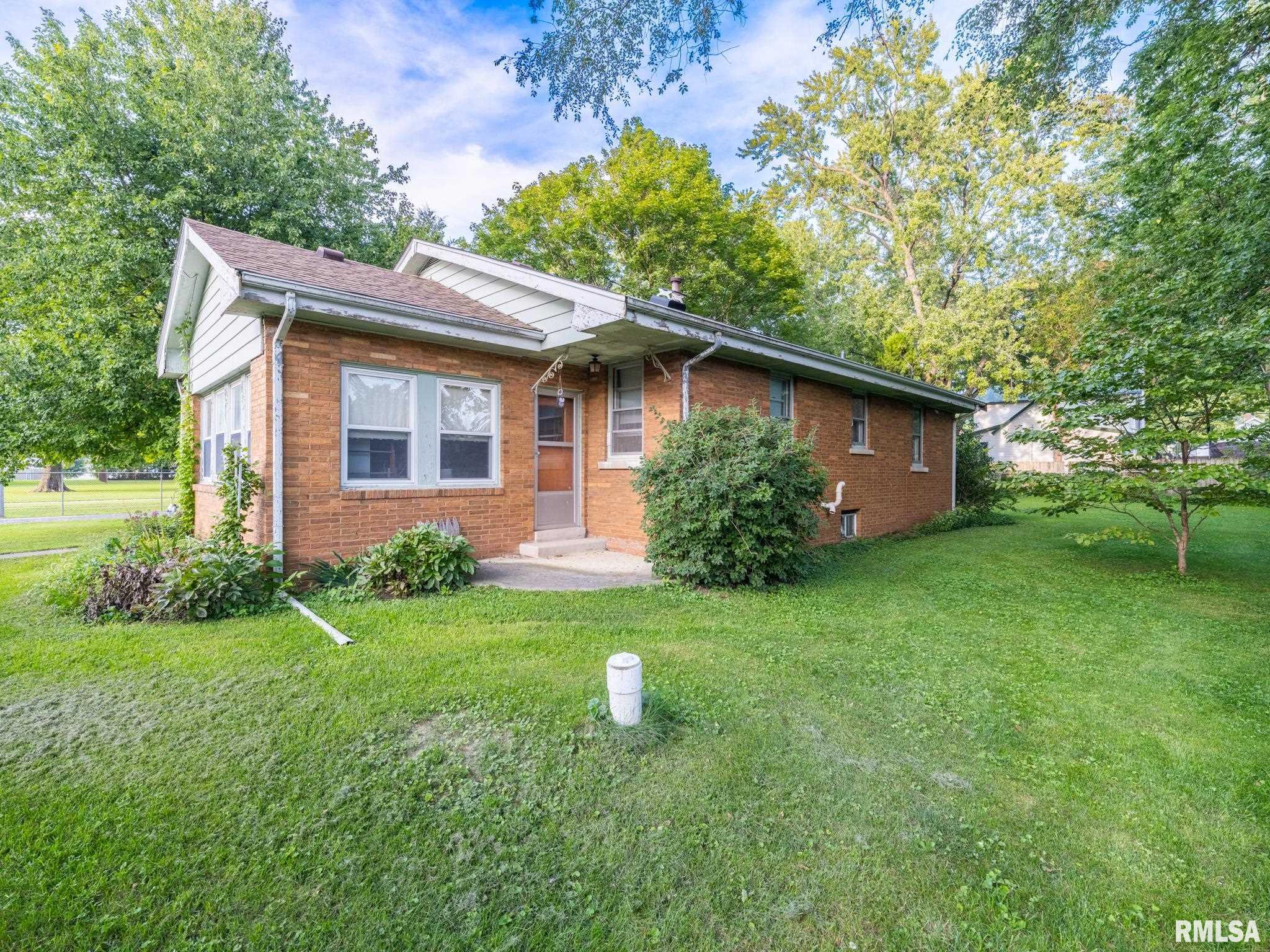 304 DAVIS Court