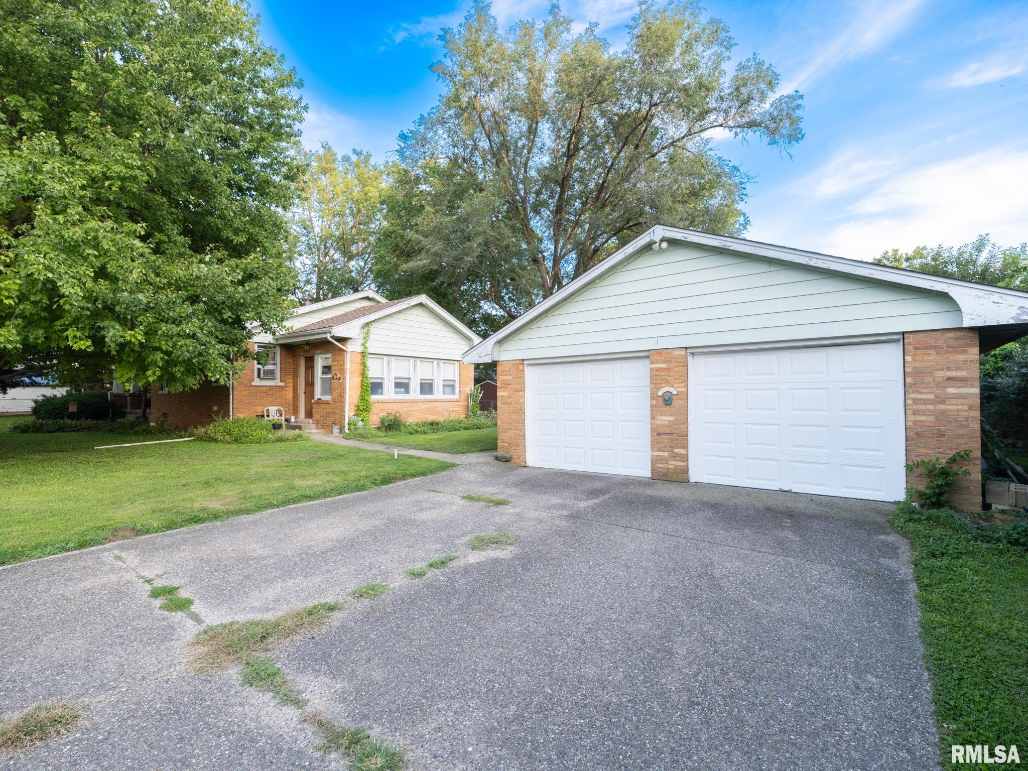 304 DAVIS Court