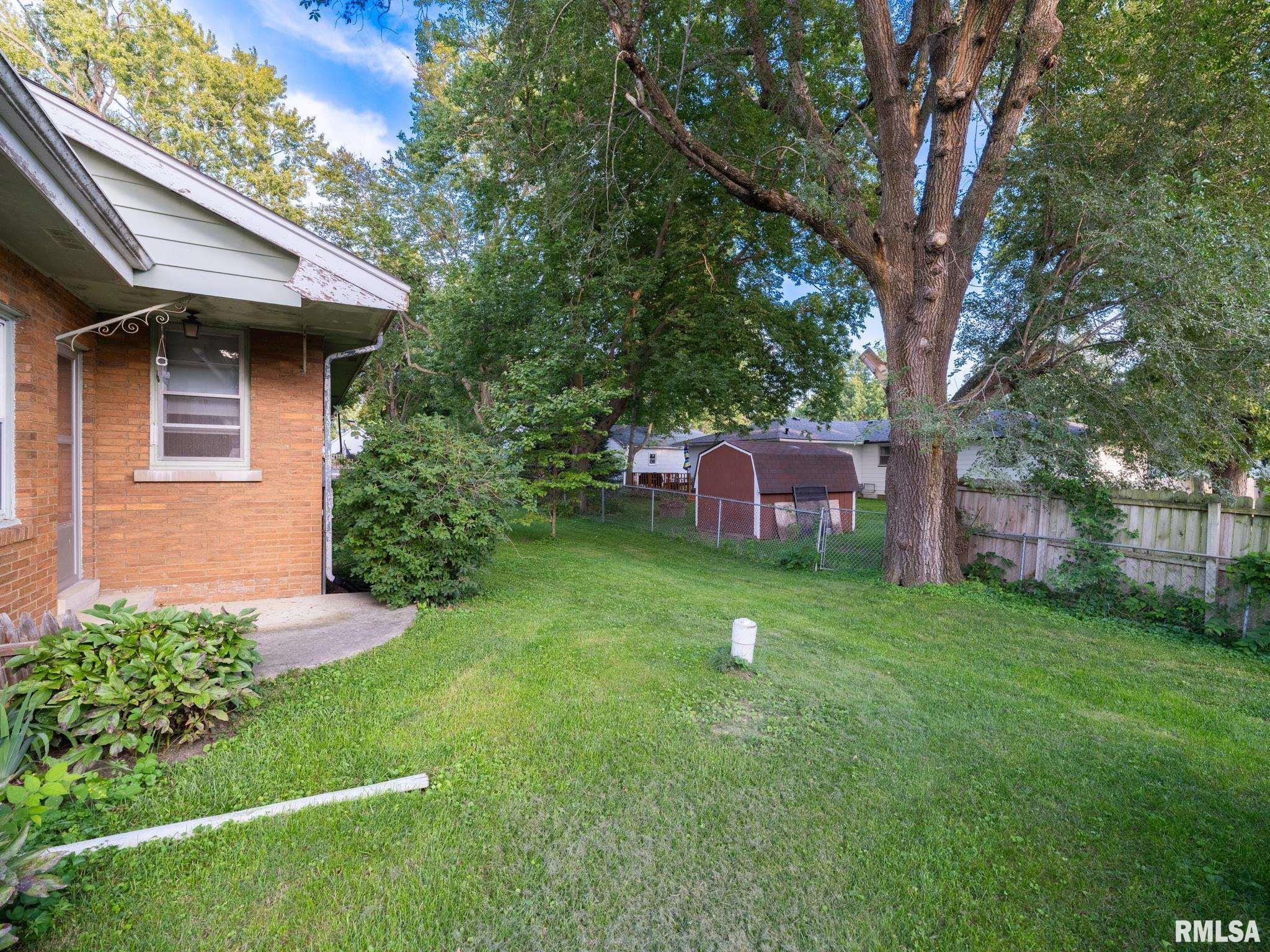 304 DAVIS Court