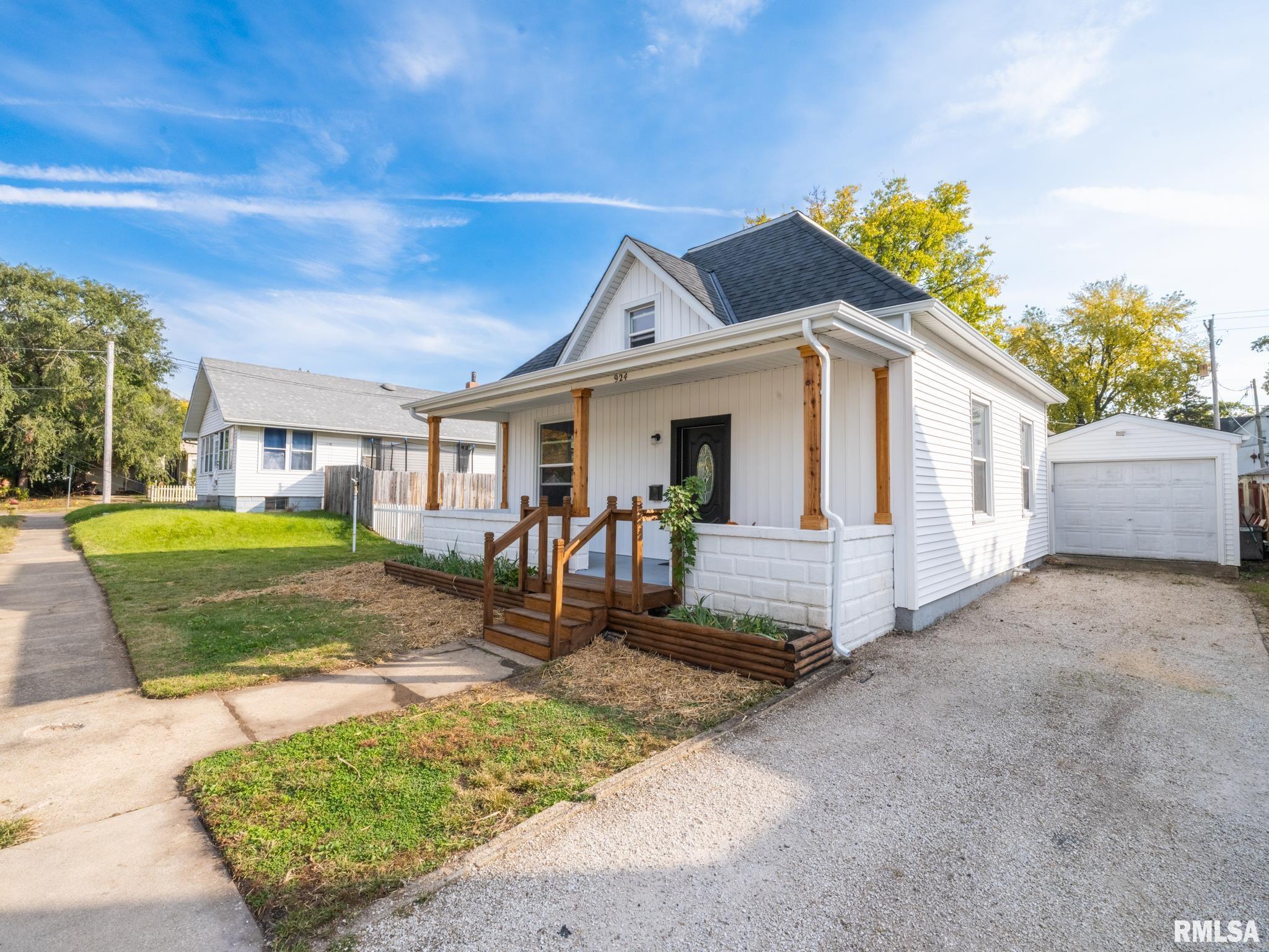 924 ANN ELIZA Street