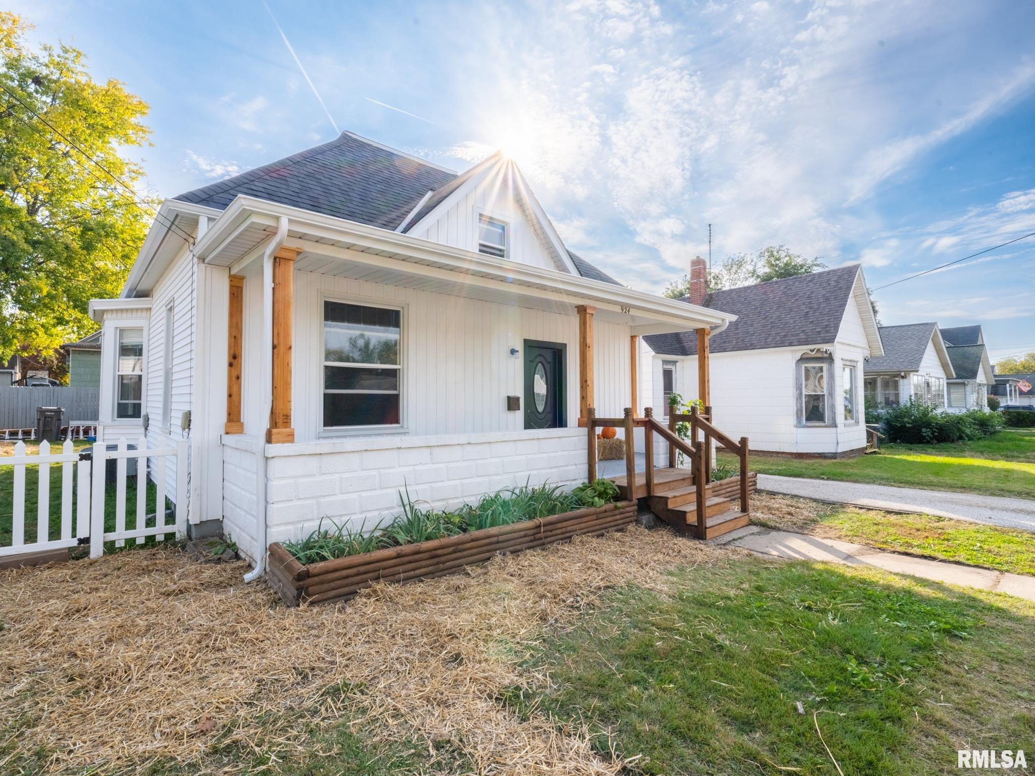 924 ANN ELIZA Street