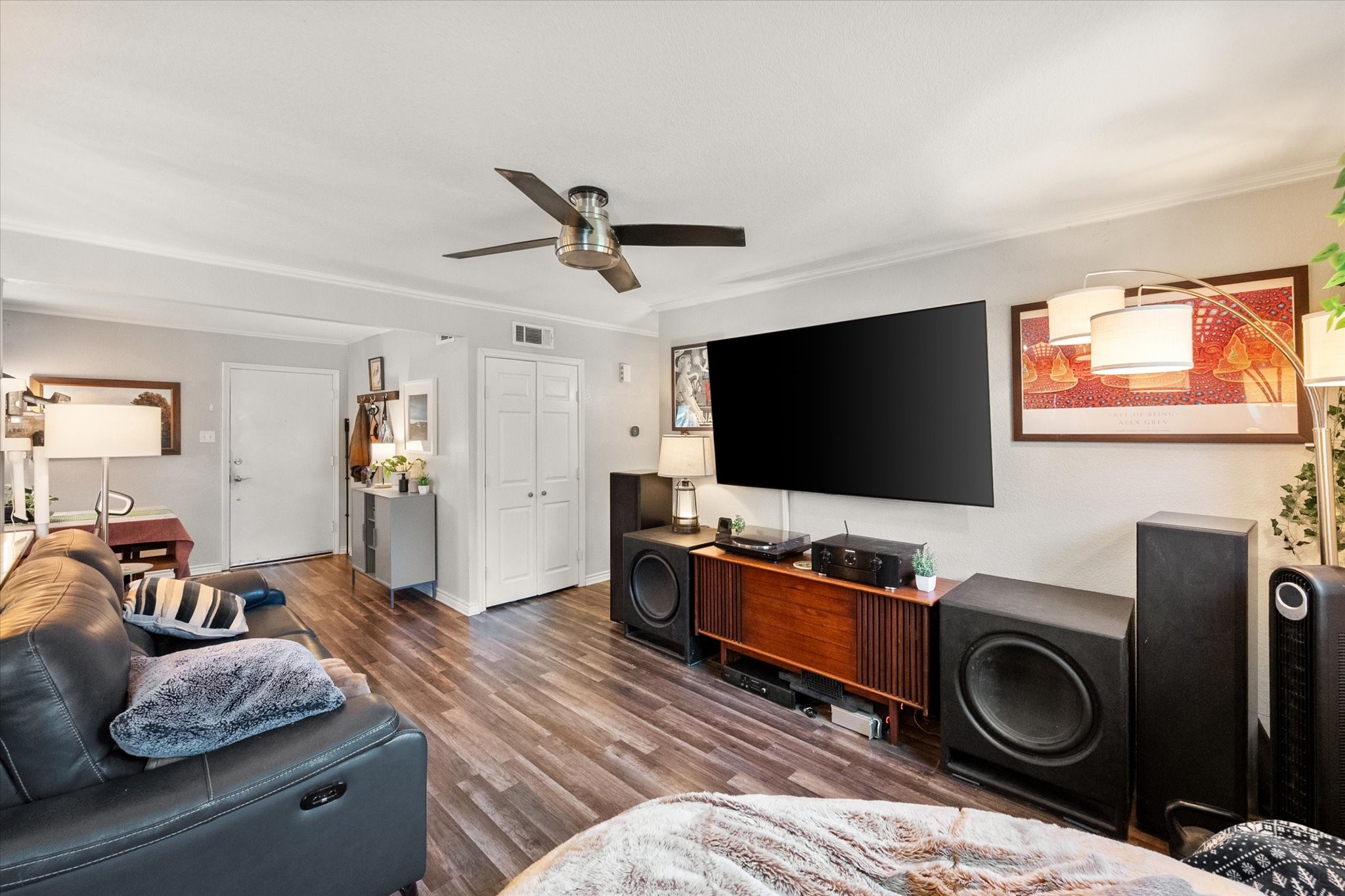 1215 Crane Drive