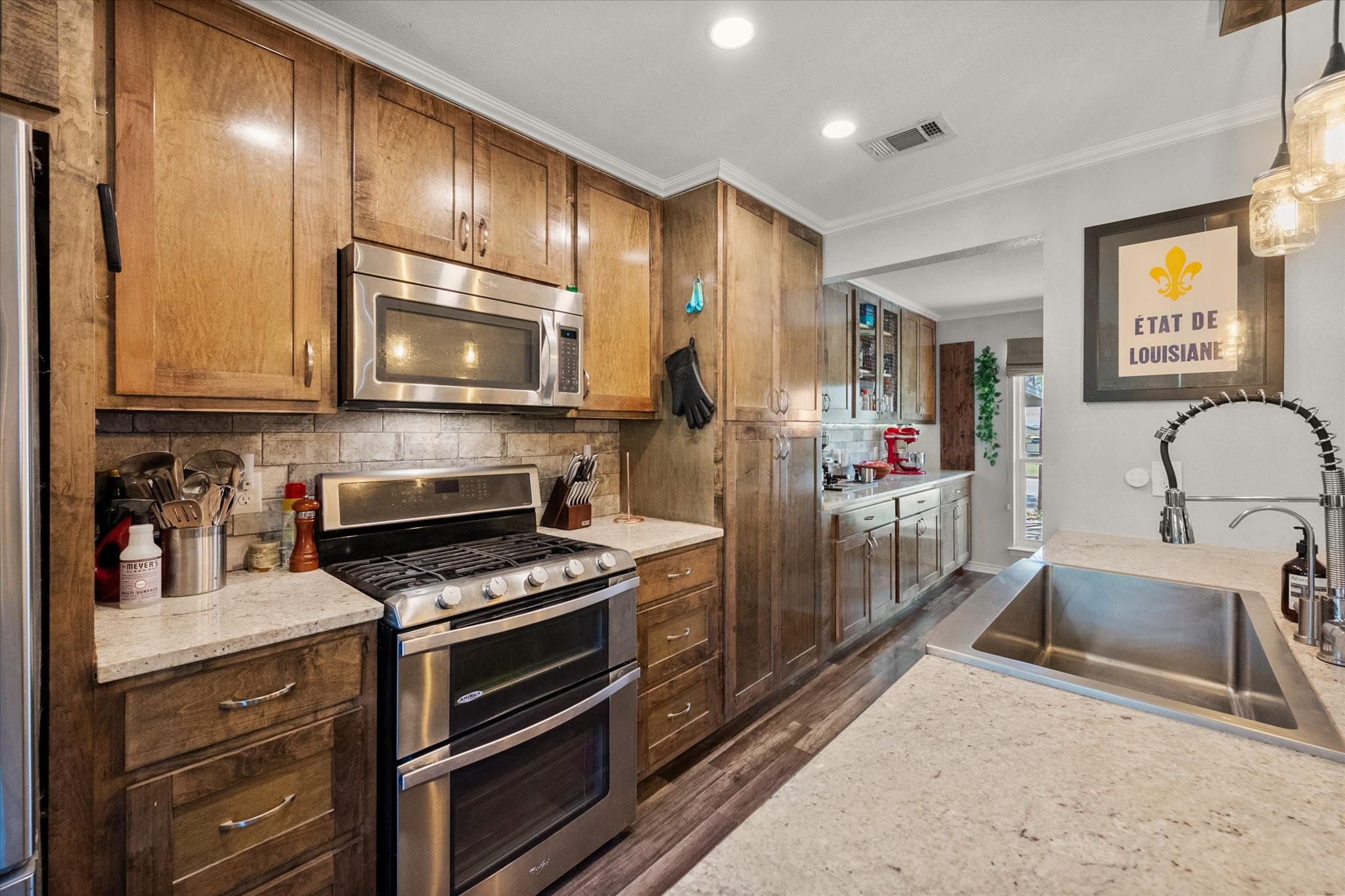 1215 Crane Drive