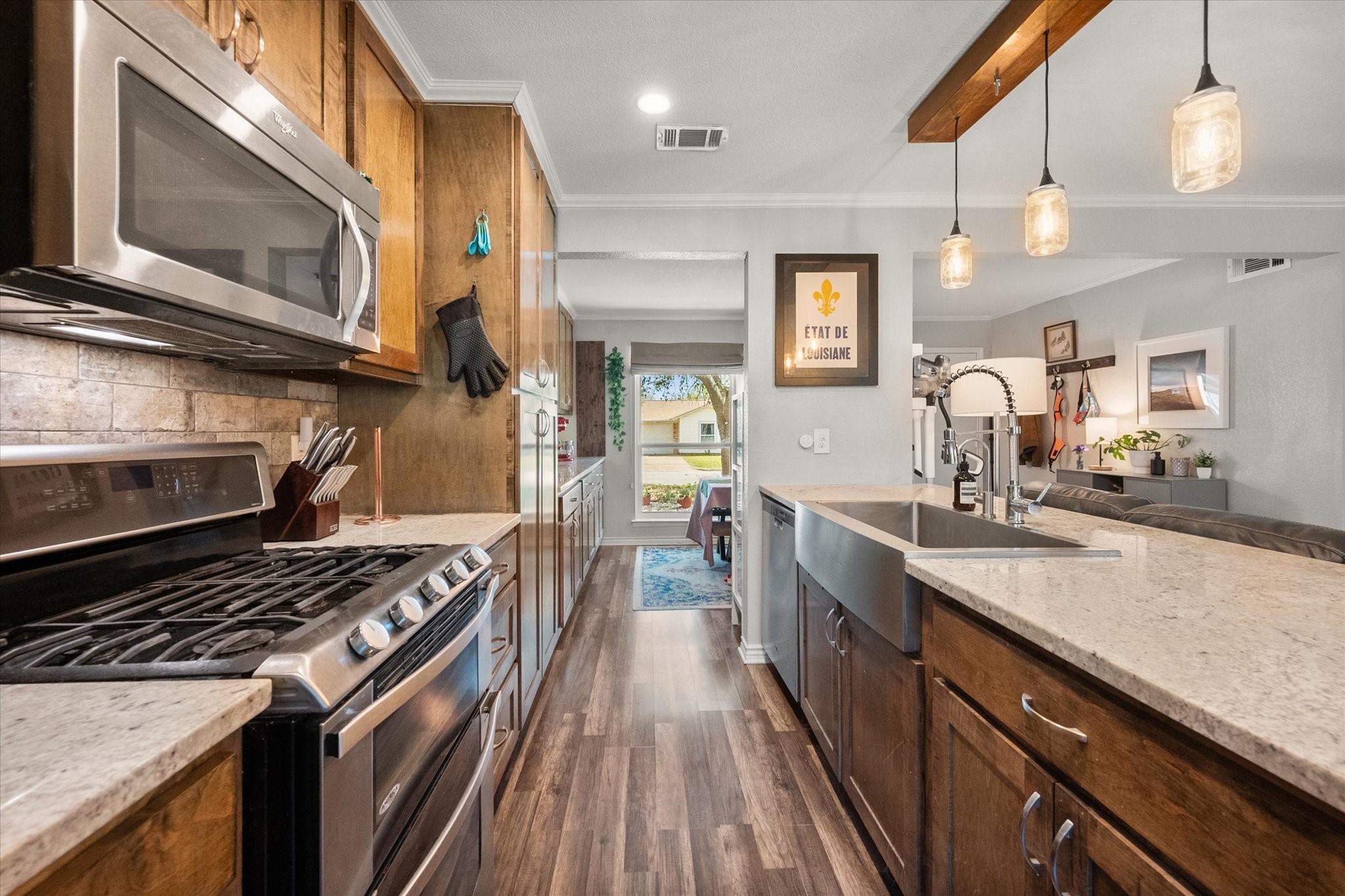 1215 Crane Drive