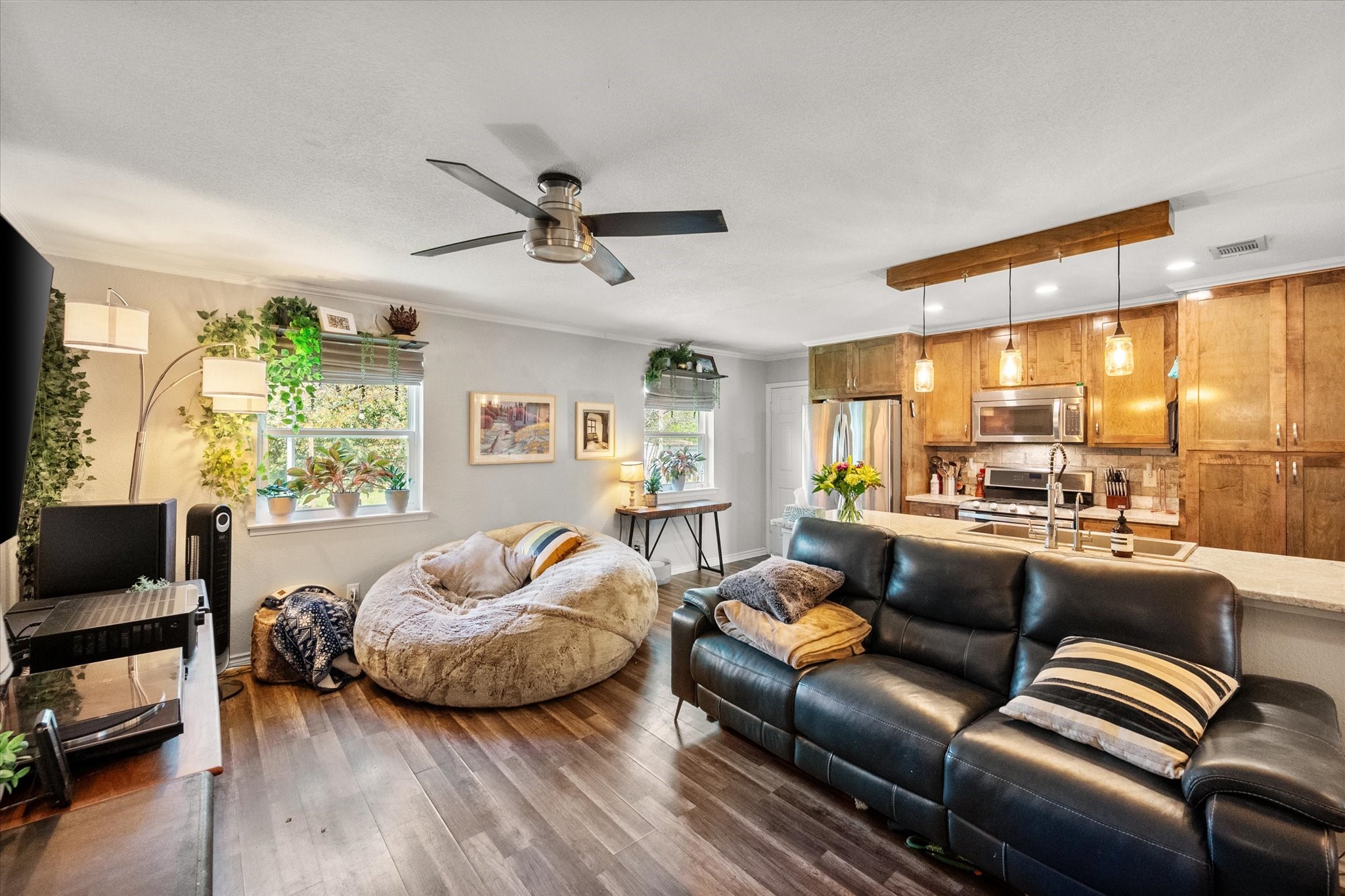 1215 Crane Drive