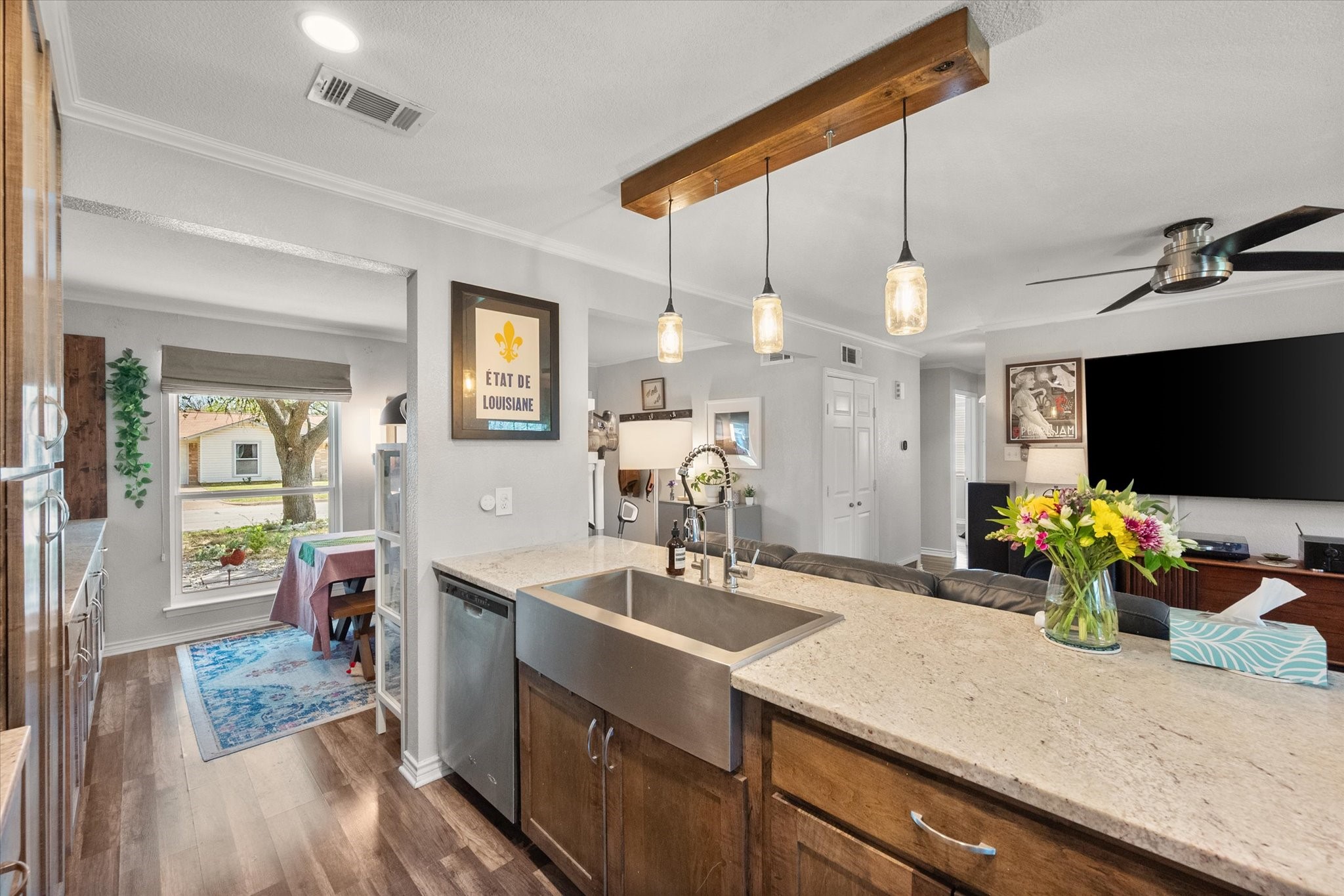1215 Crane Drive