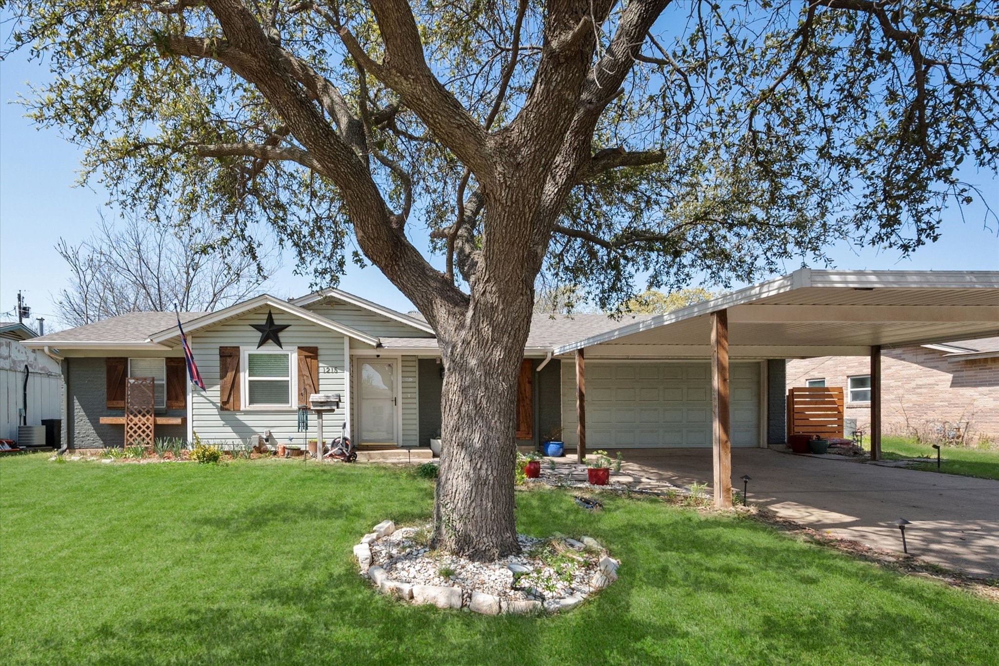 1215 Crane Drive
