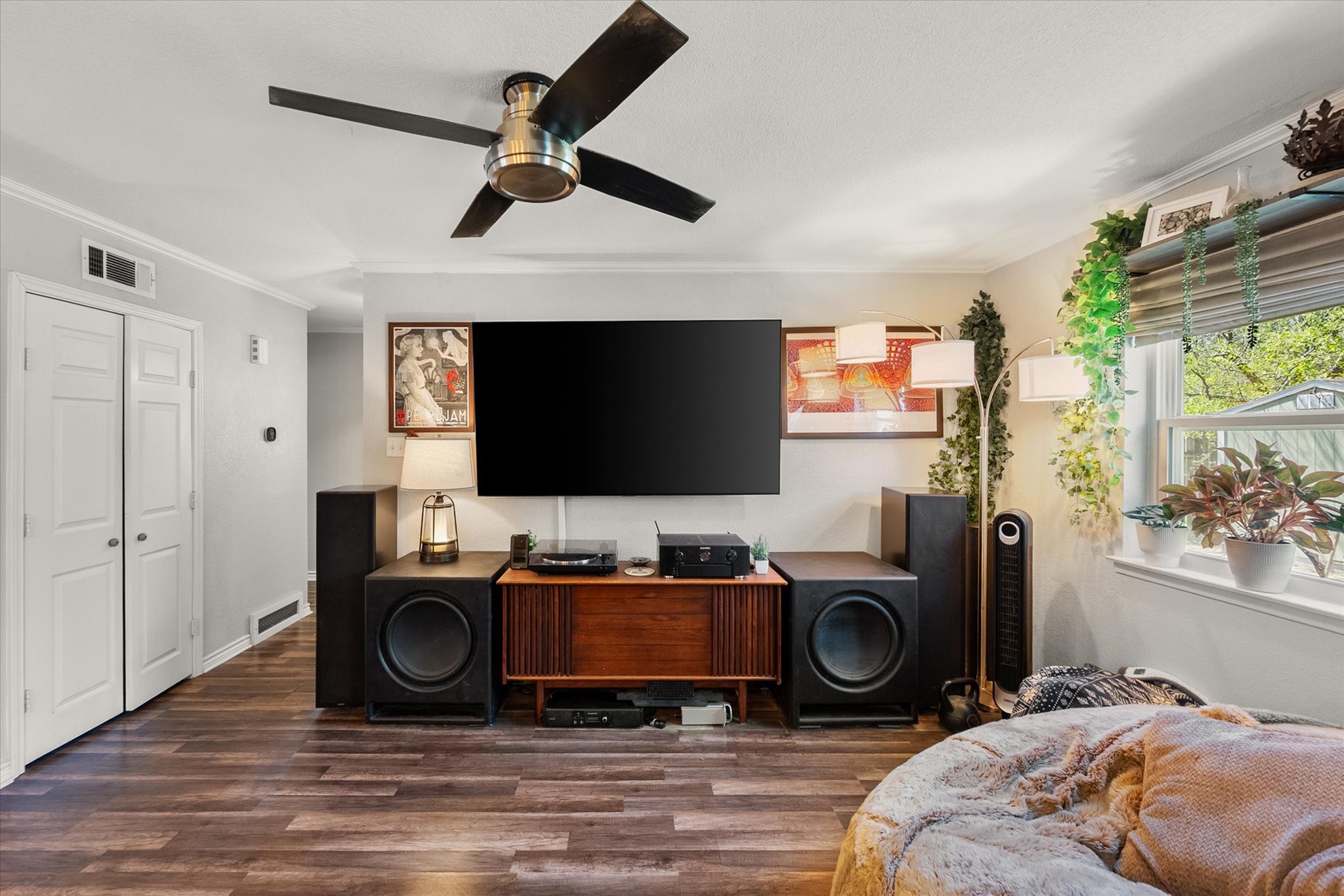1215 Crane Drive
