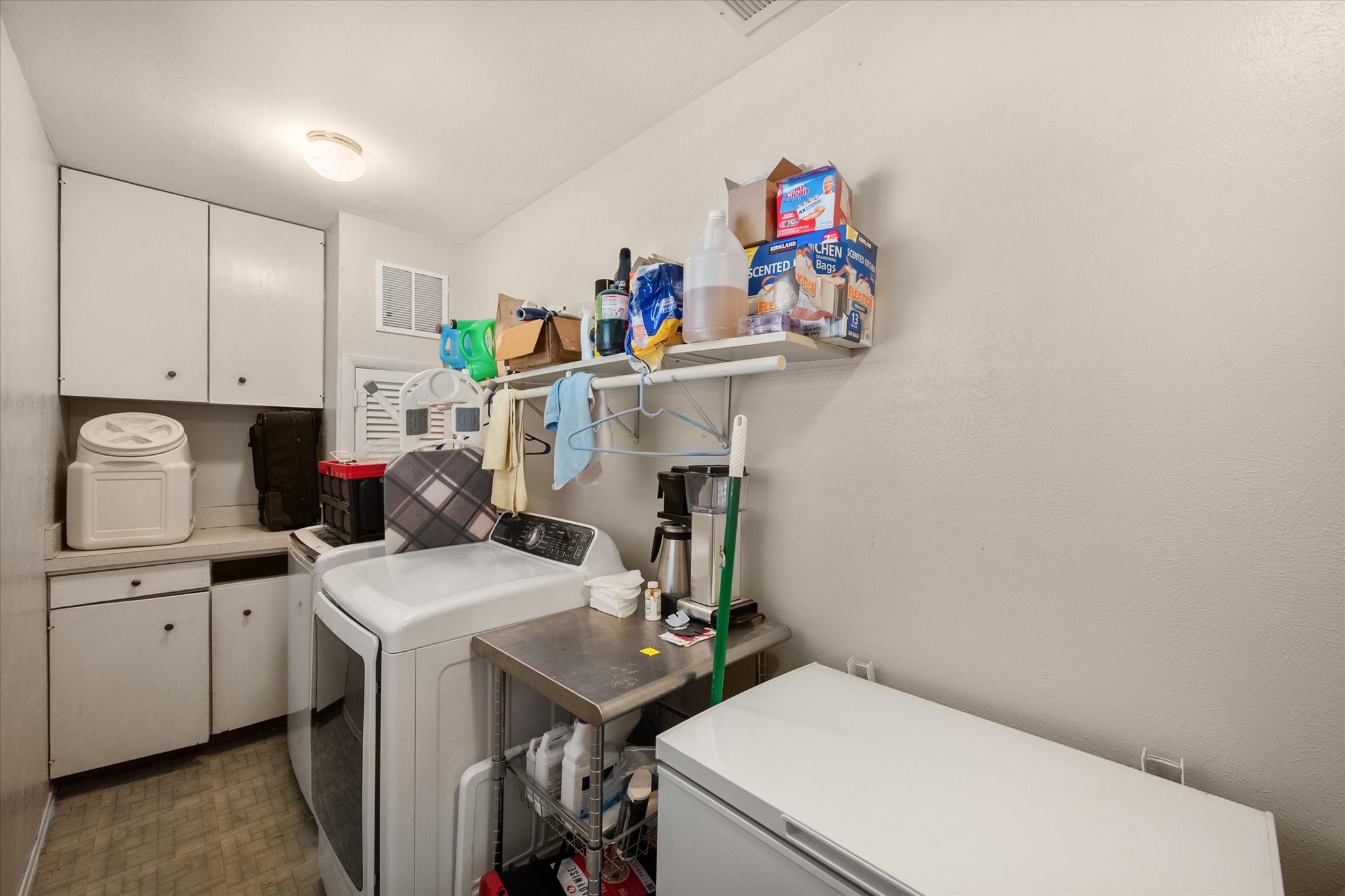 1215 Crane Drive