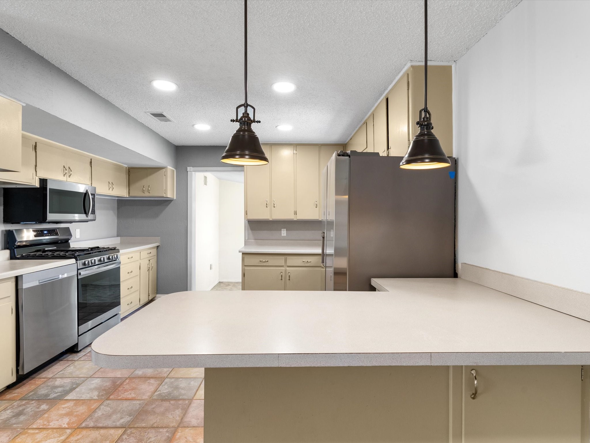 112 W Cedar Street