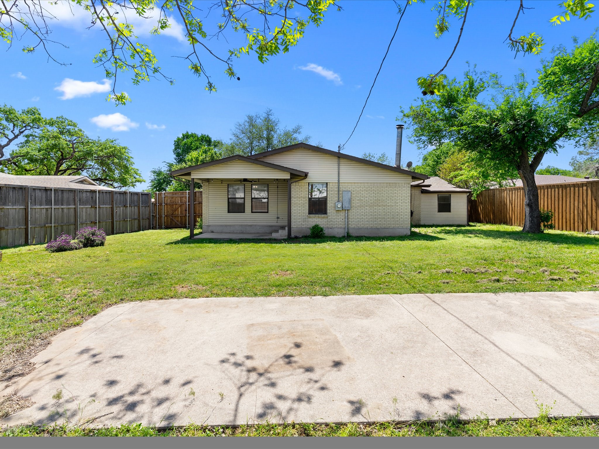 112 W Cedar Street