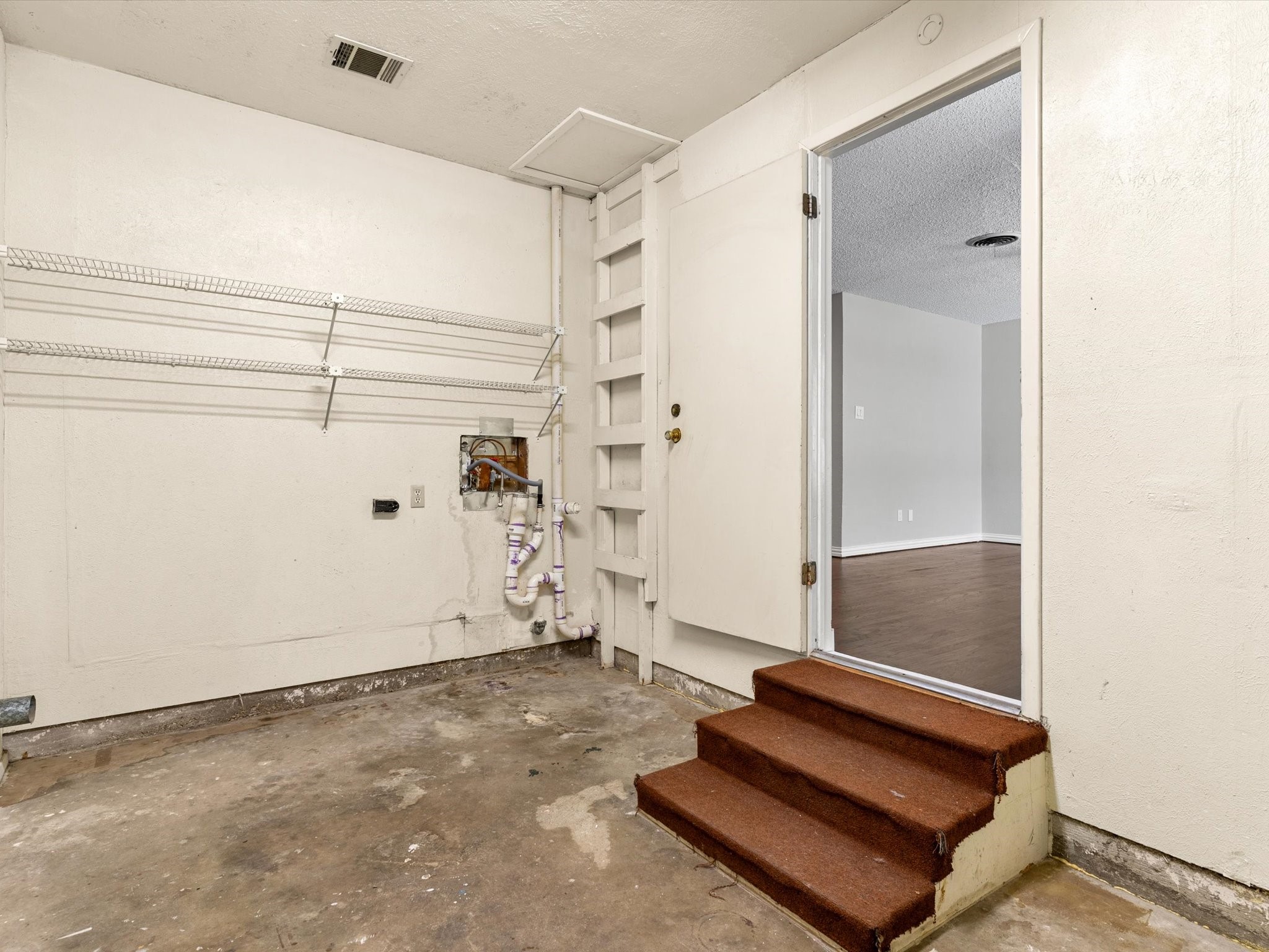 112 W Cedar Street