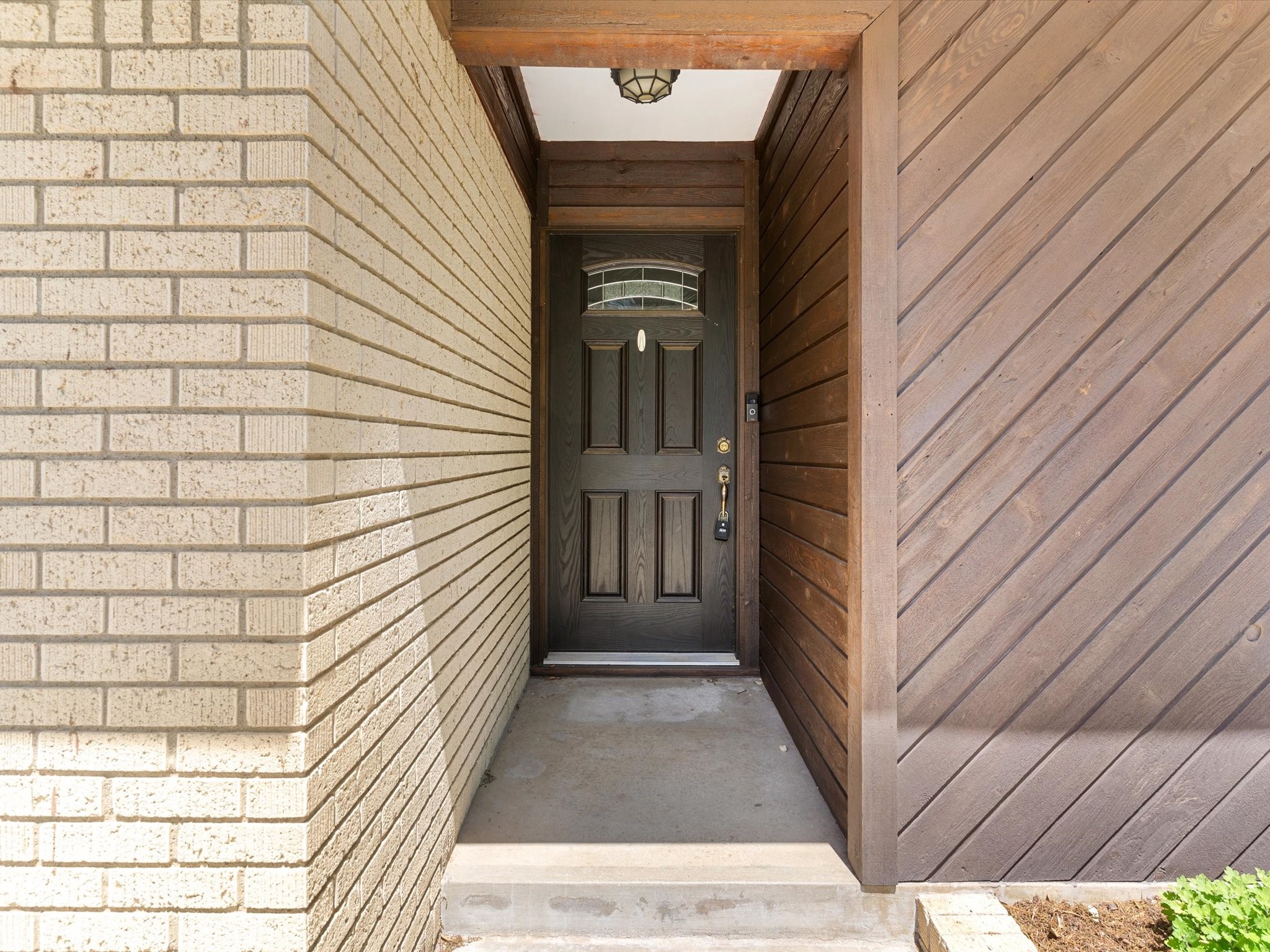 112 W Cedar Street