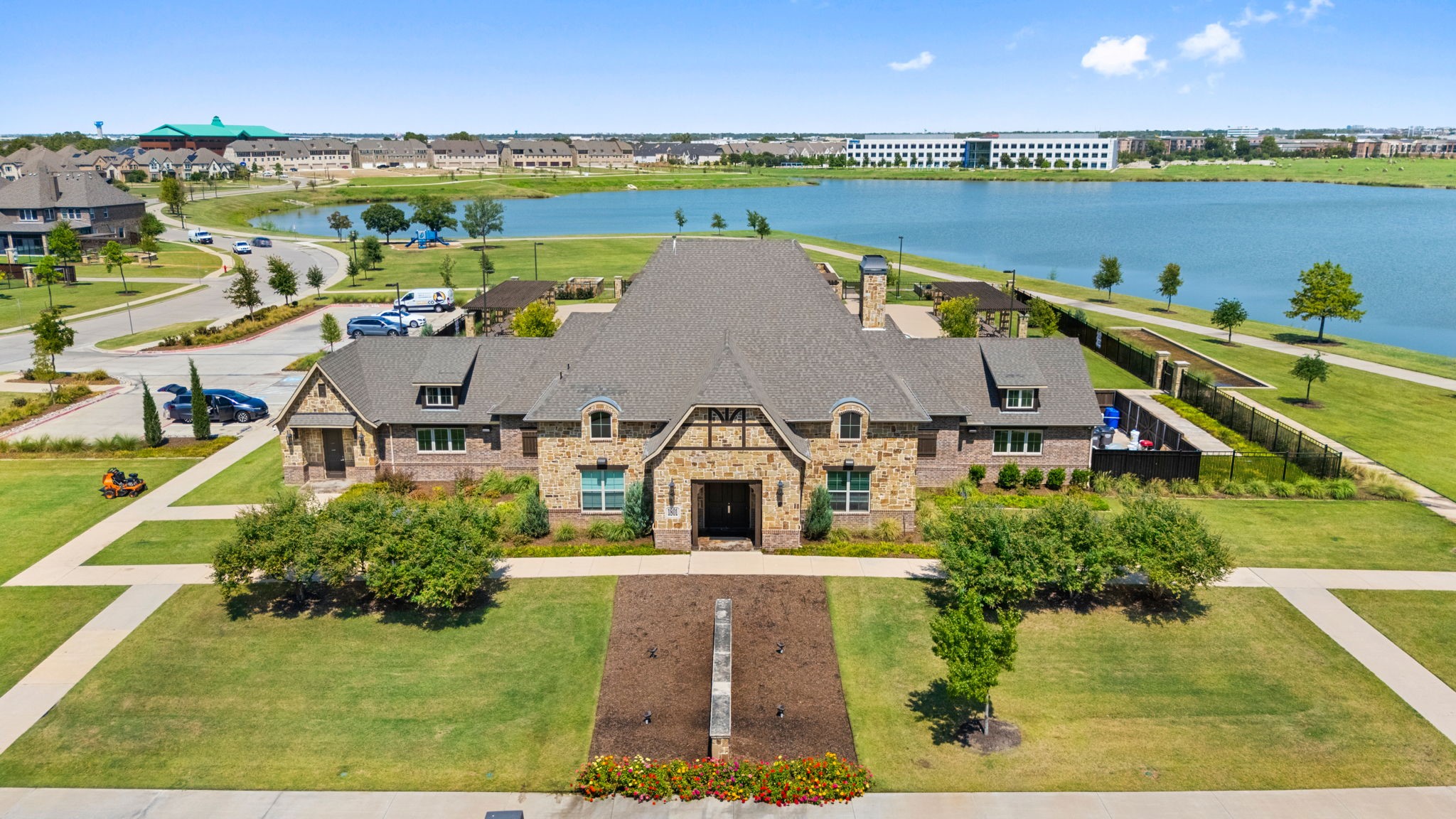 1911 Cathedral Drive
