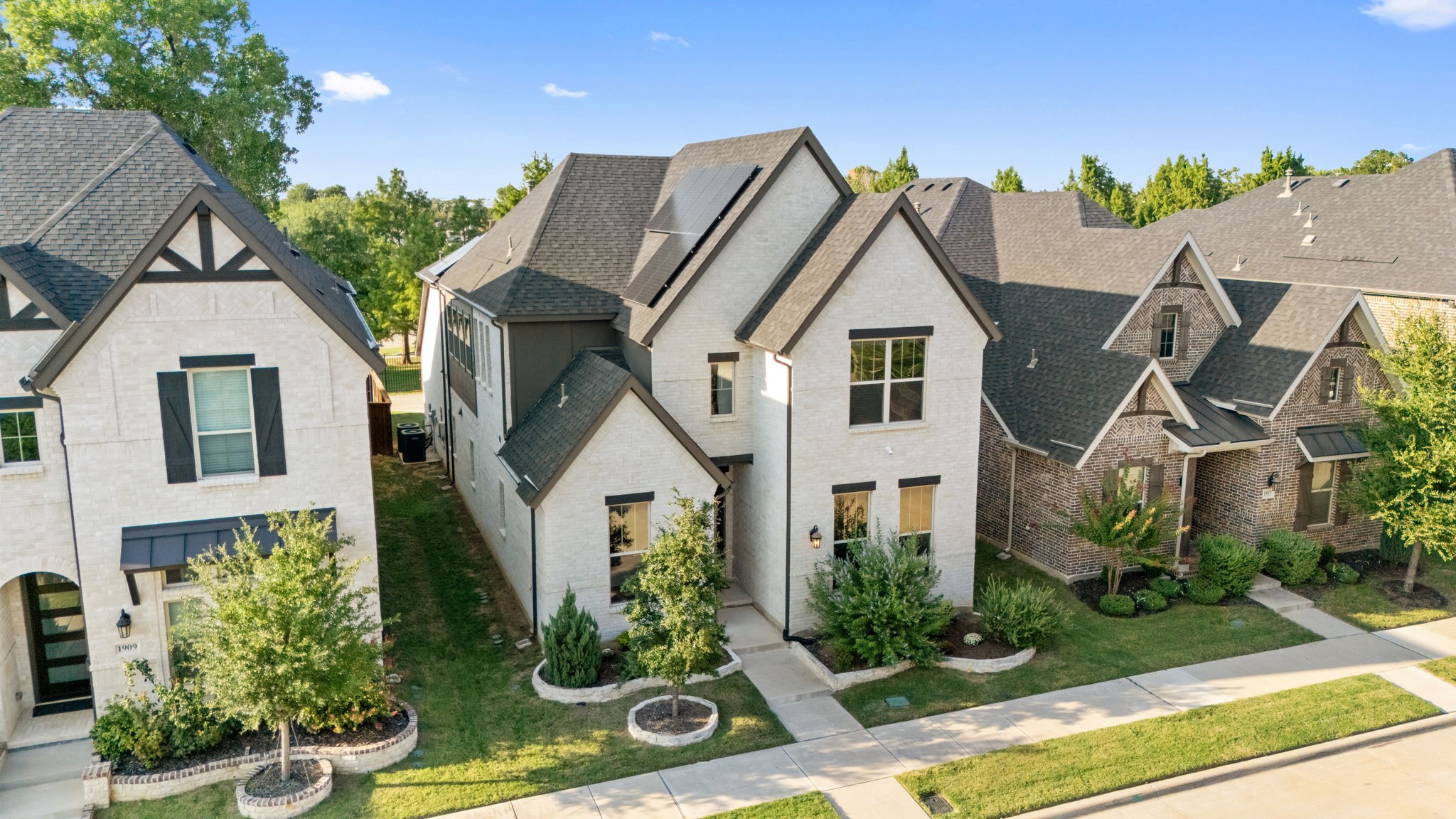 1911 Cathedral Drive