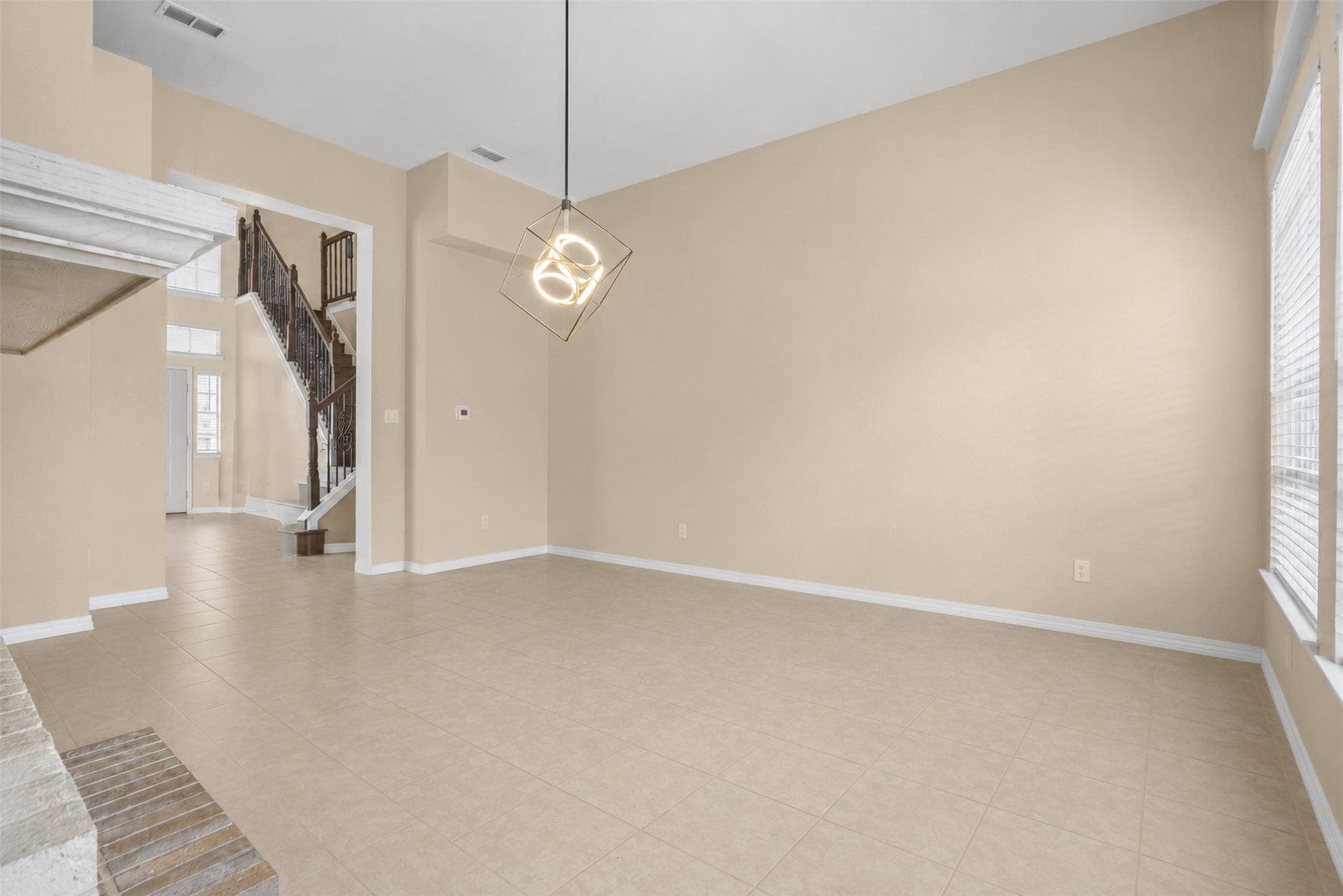1128 Kensington Drive