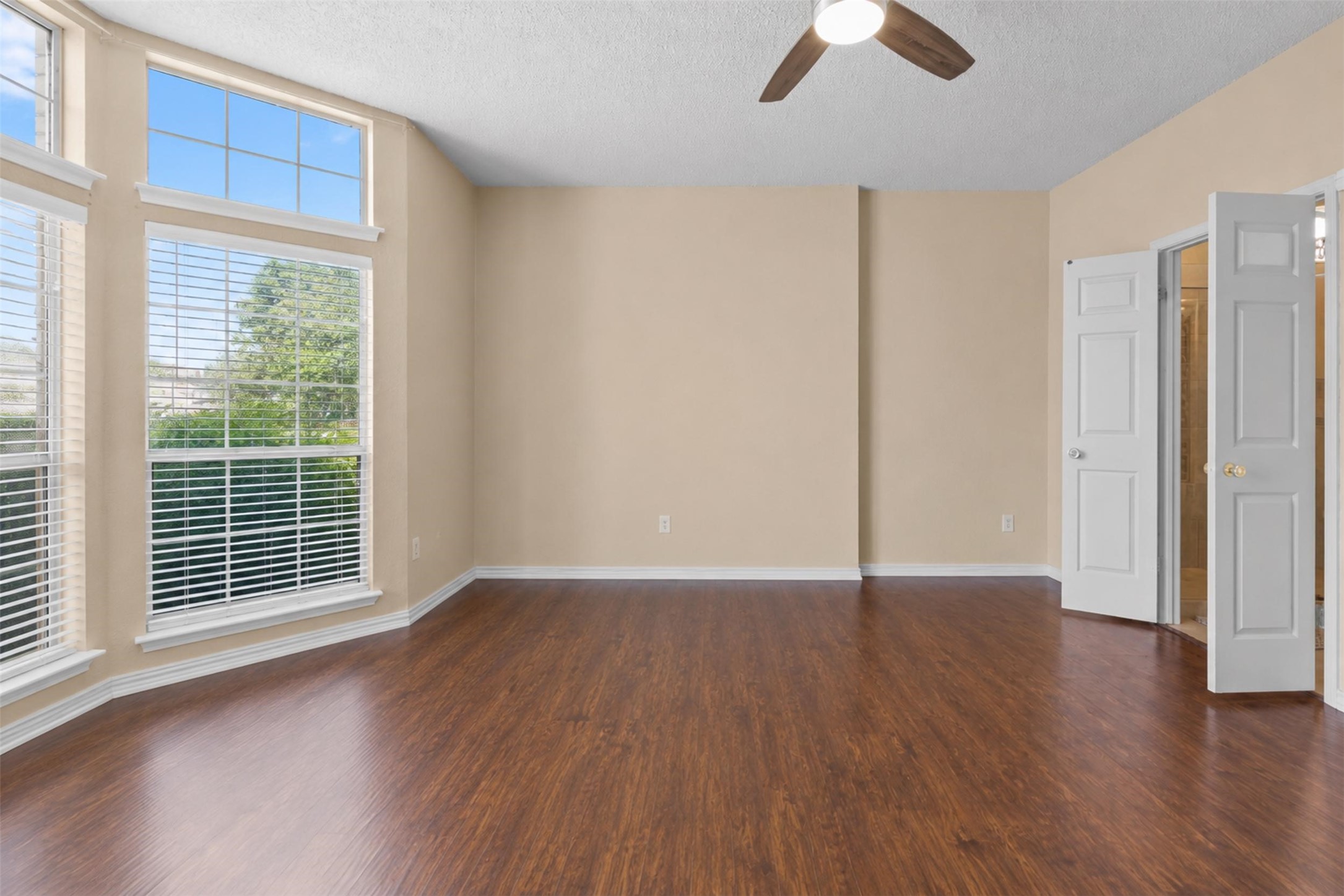 1128 Kensington Drive