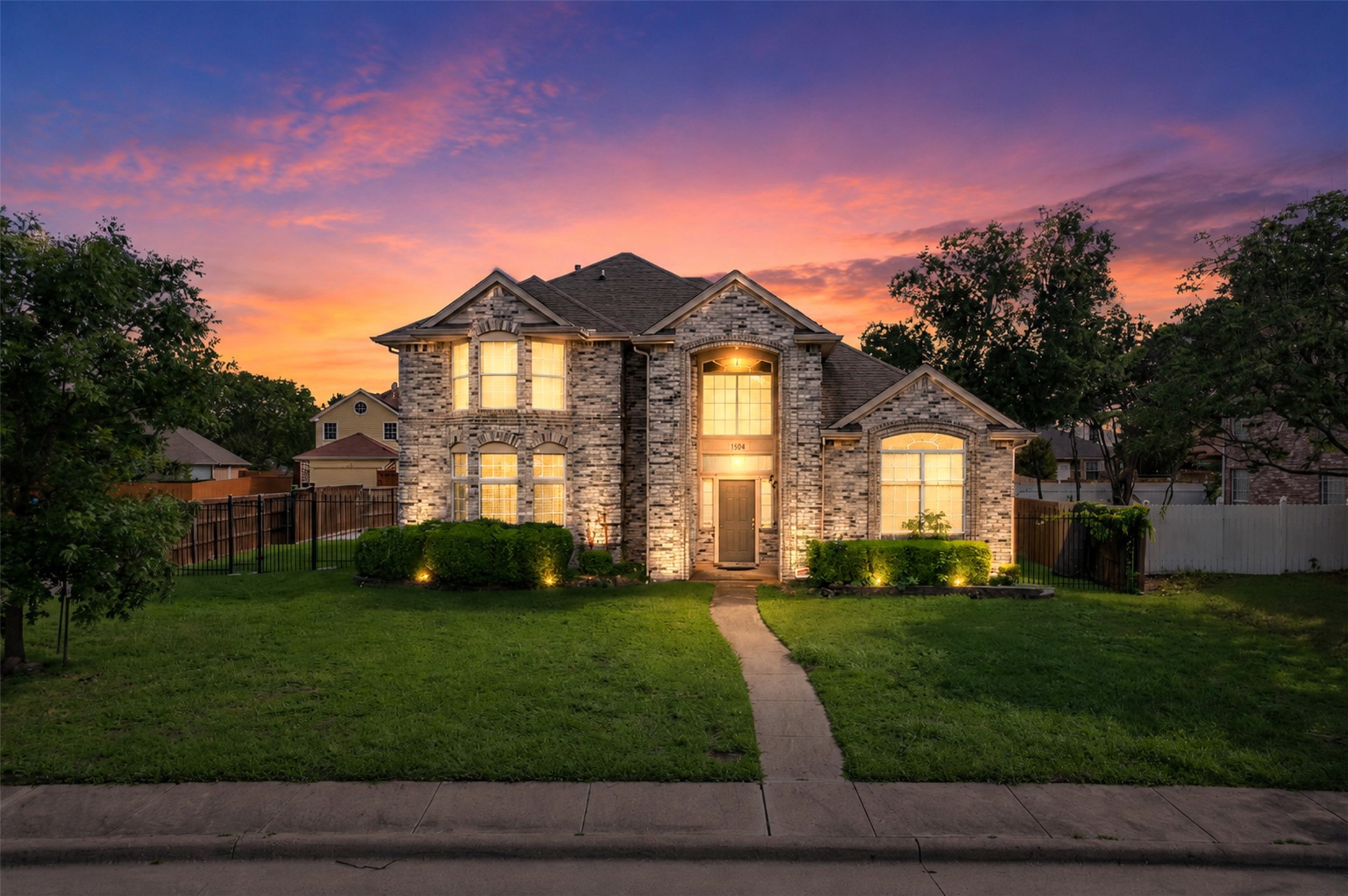 1128 Kensington Drive