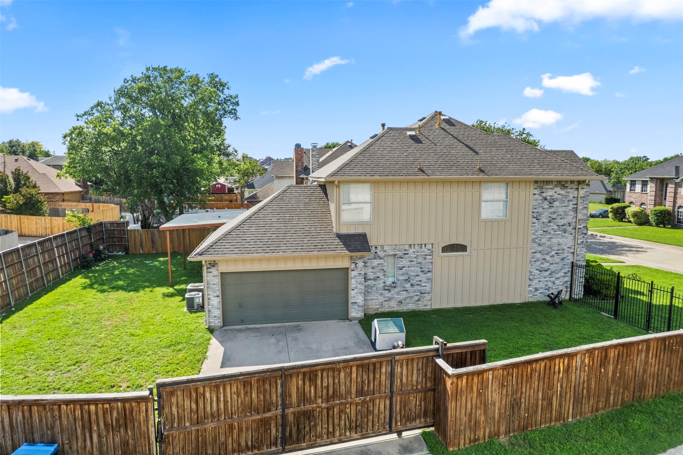 1128 Kensington Drive