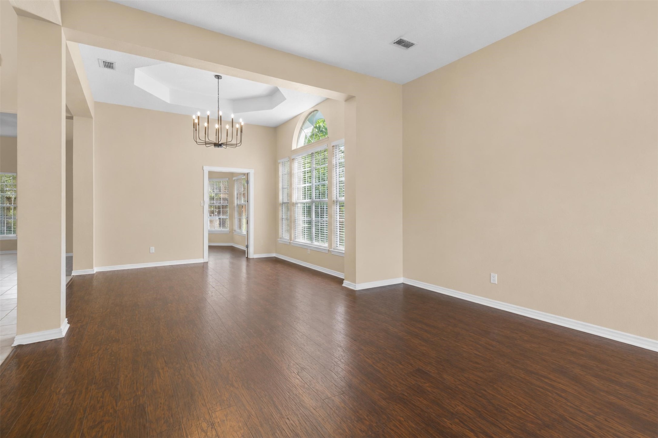 1128 Kensington Drive