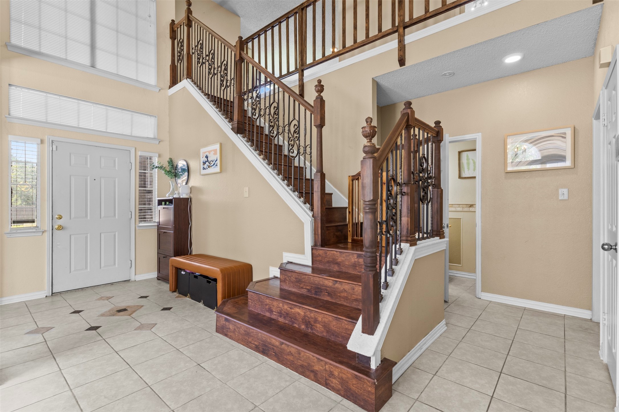 1128 Kensington Drive