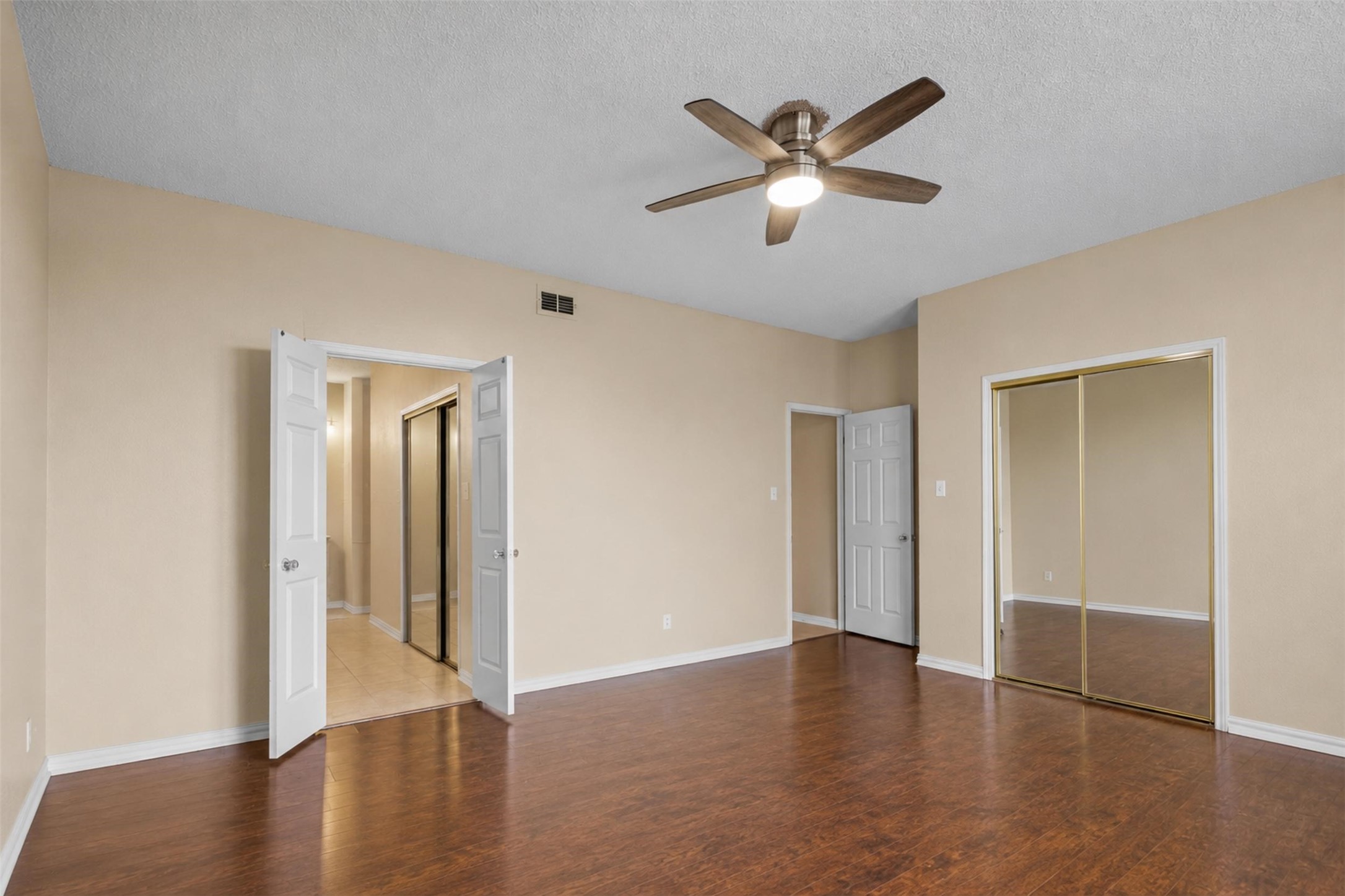 1128 Kensington Drive