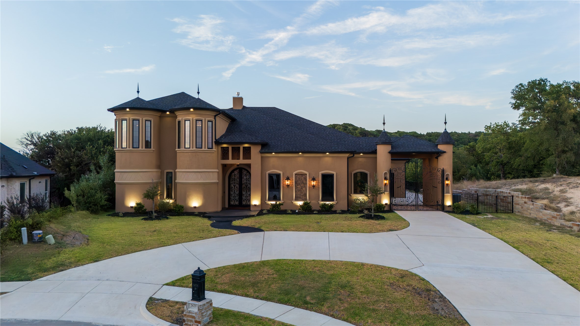 2621 Whispering Oaks Cove