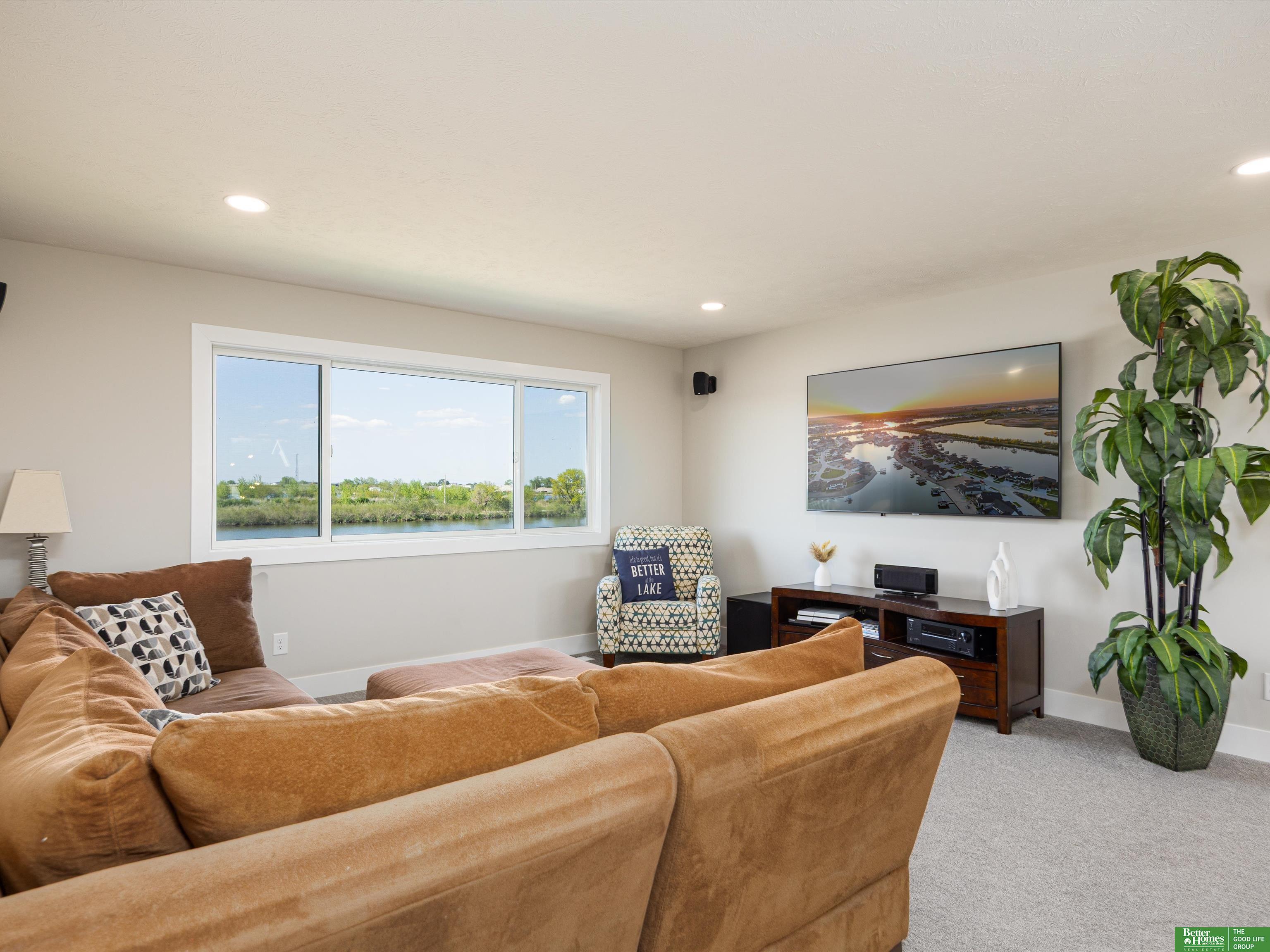 28438 Laurel Circle