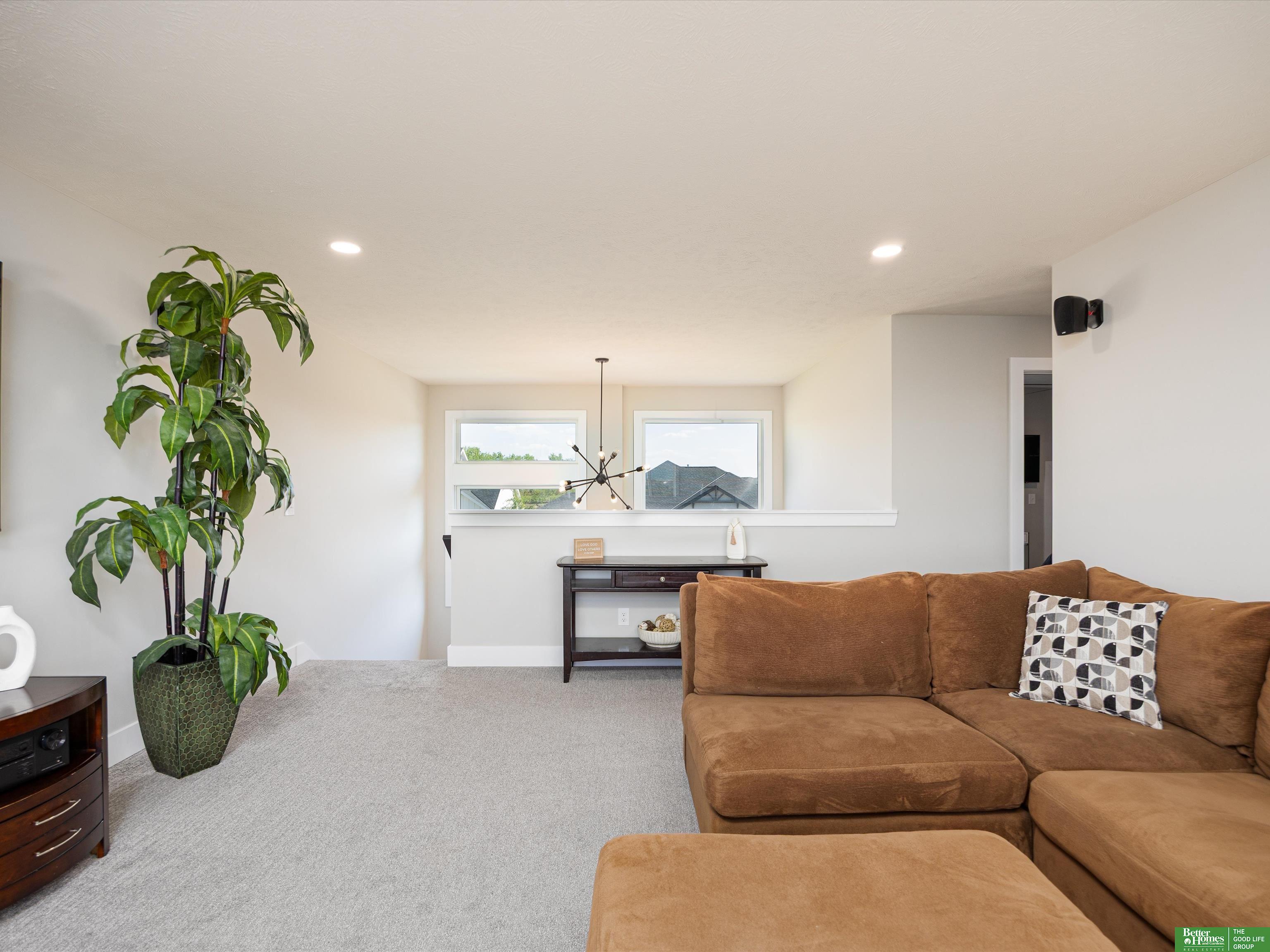28438 Laurel Circle