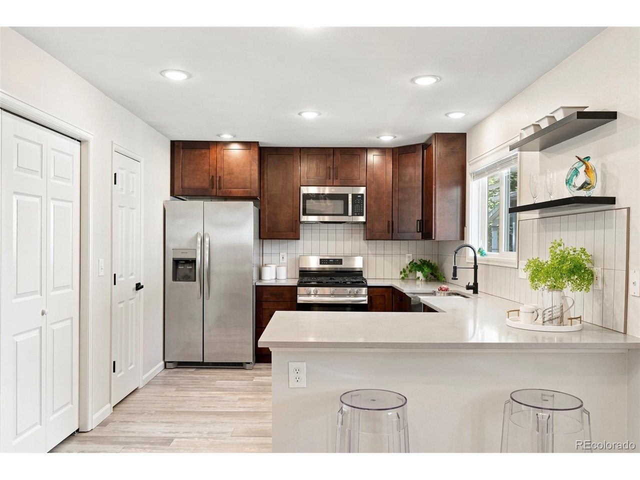 818 Baker St