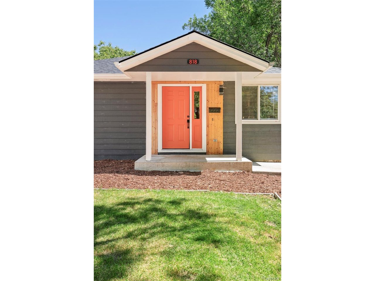 818 Baker St