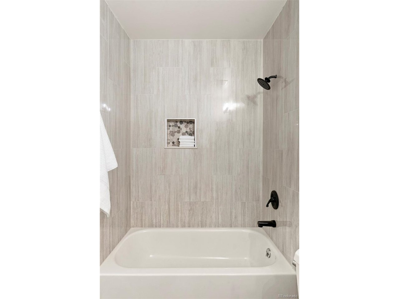 818 Baker St