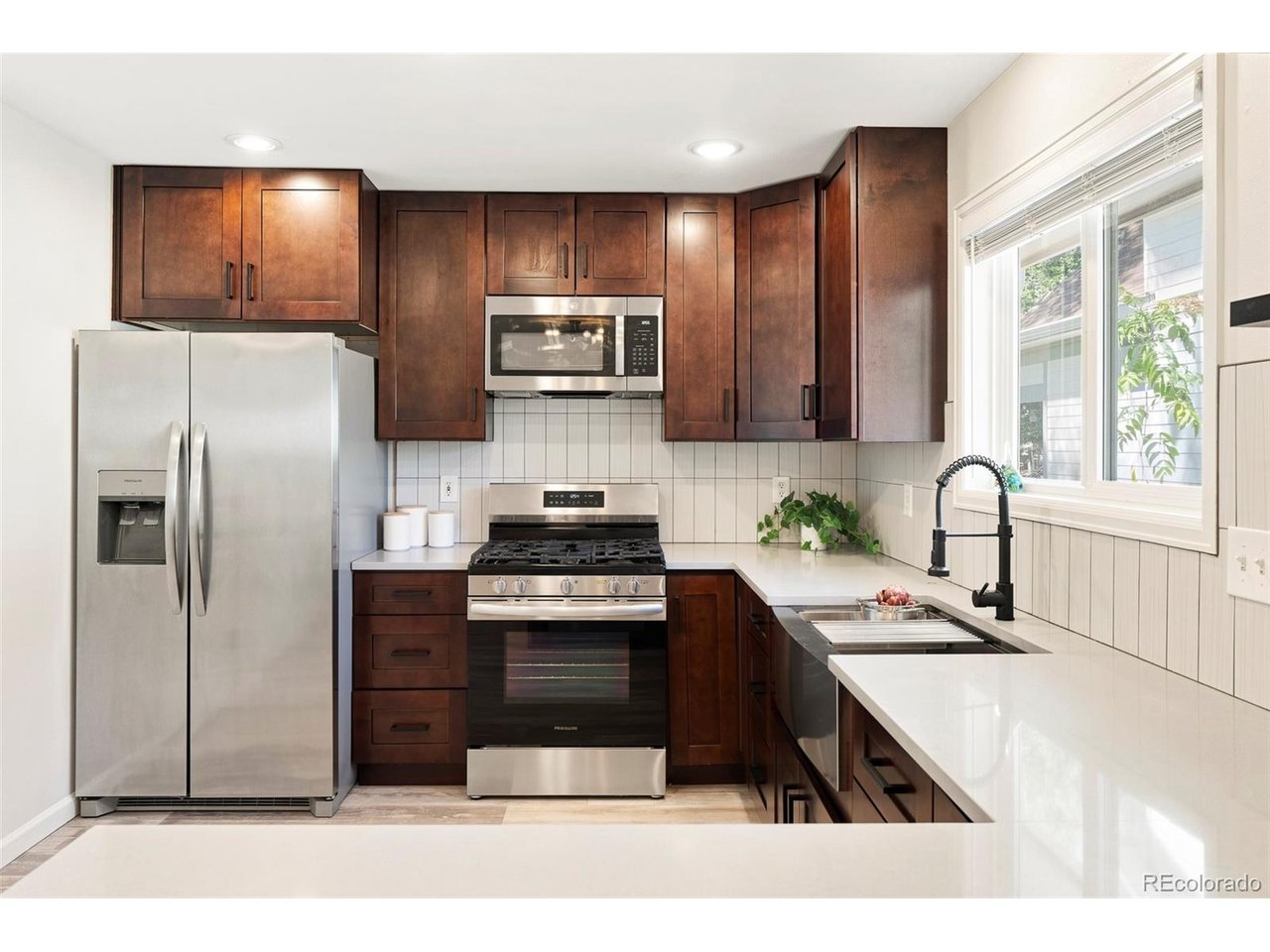 818 Baker St