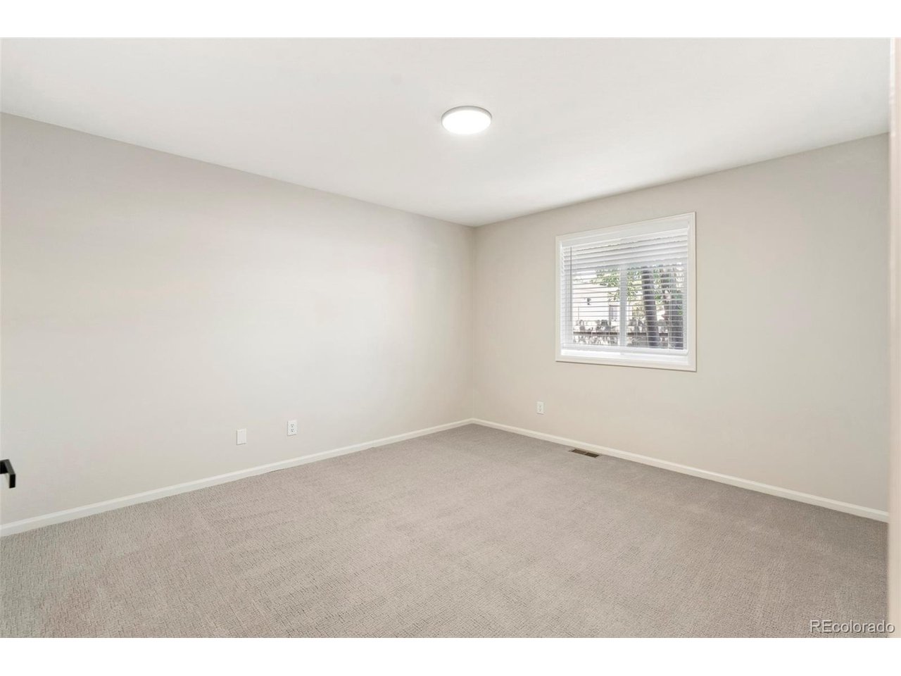 818 Baker St