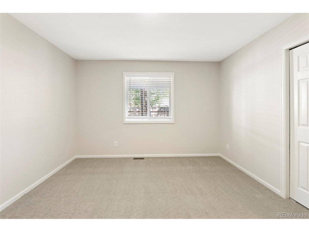 818 Baker St