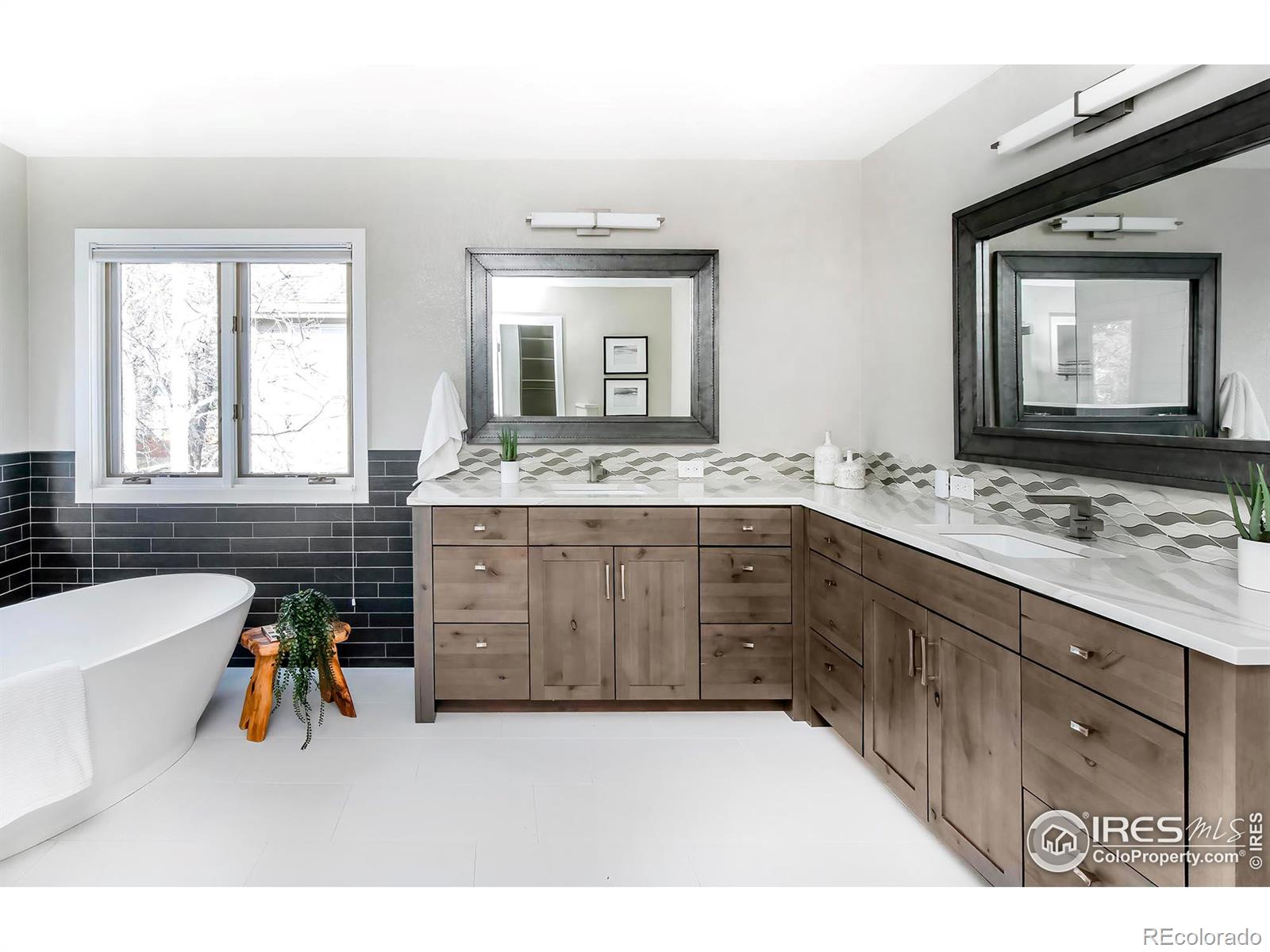 4141 S Hampton Circle