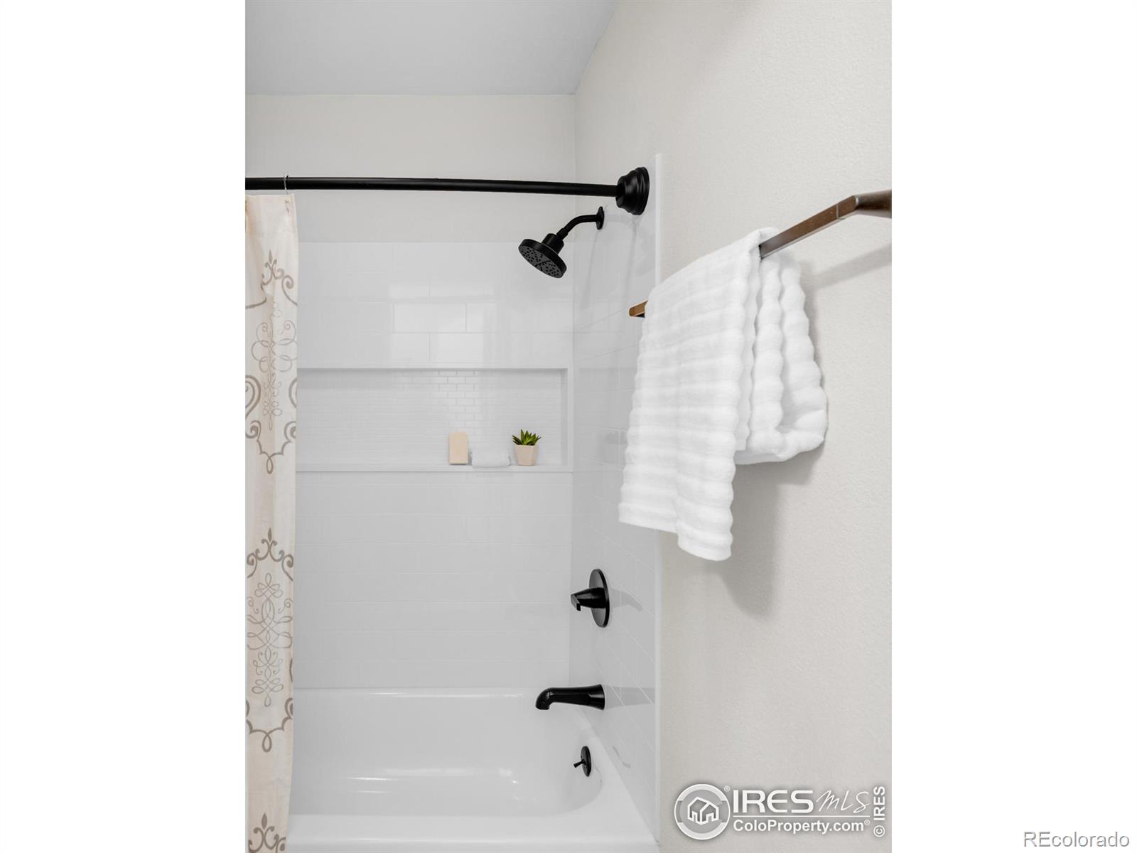 3161 Madison Avenue Unit: 306