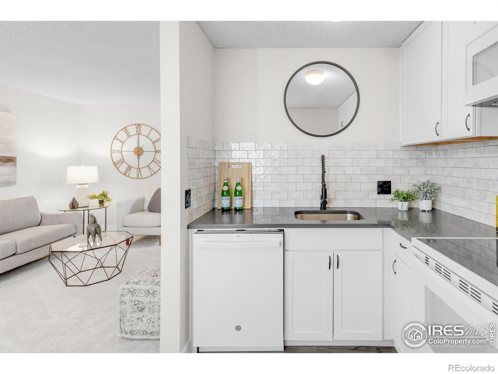 3161 Madison Avenue Unit: 306