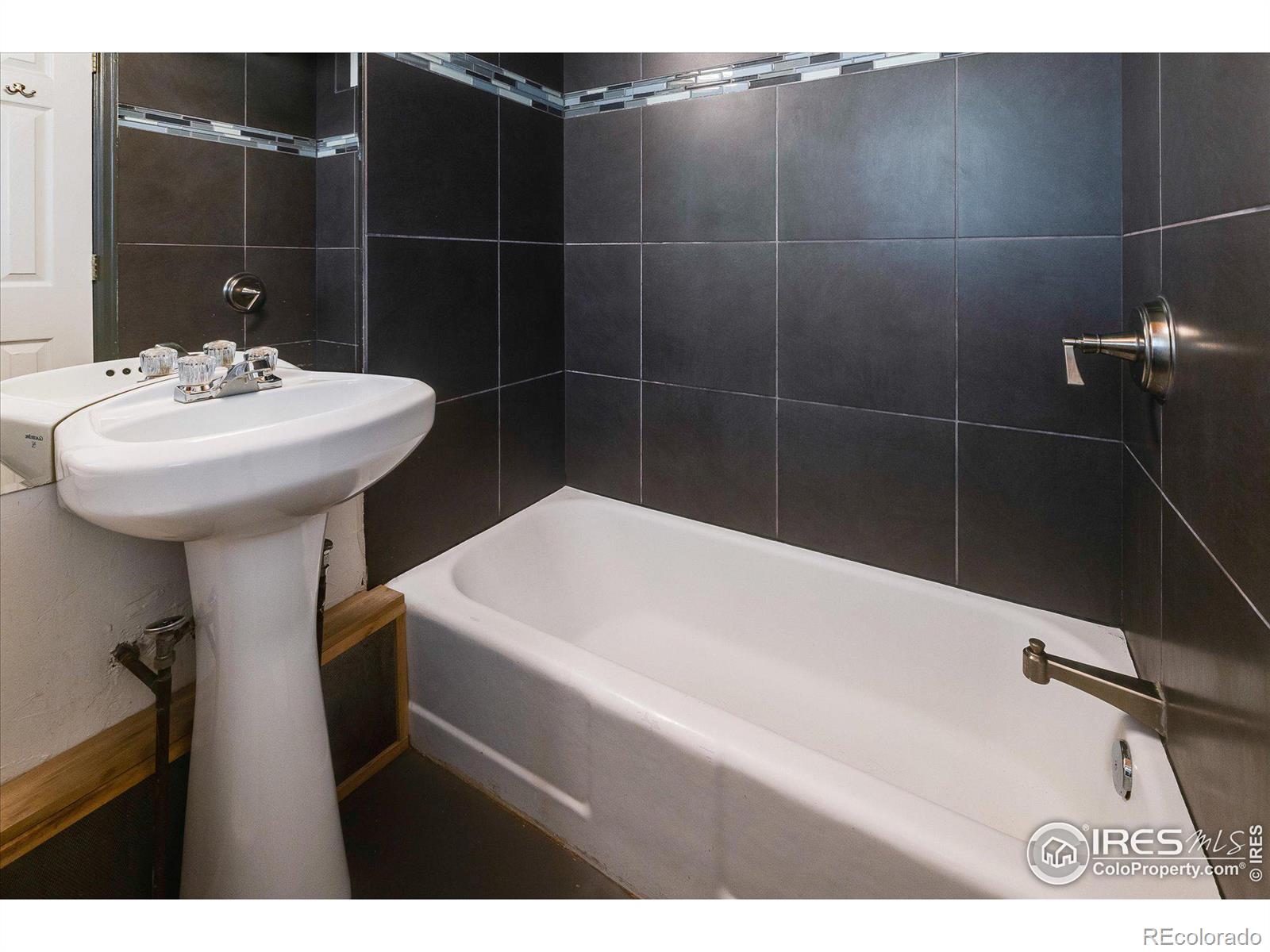 812 20th Street Unit: 9