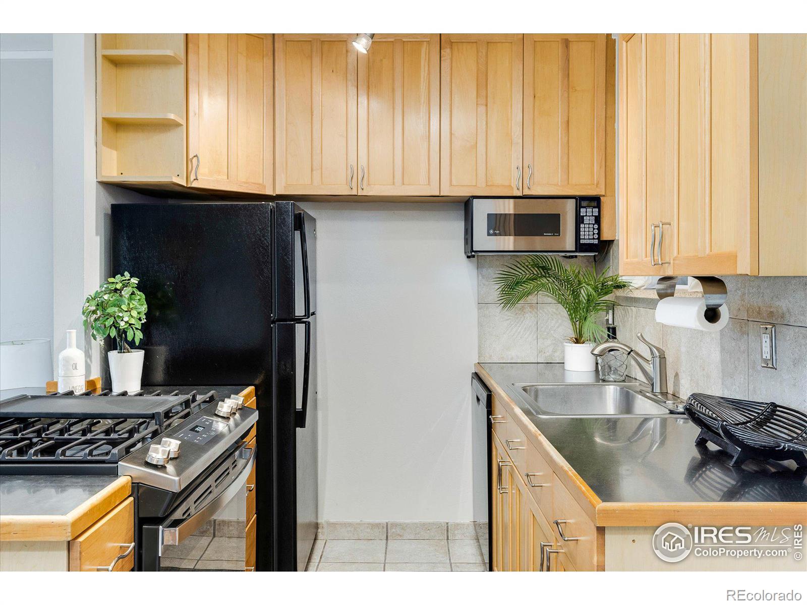 812 20th Street Unit: 4