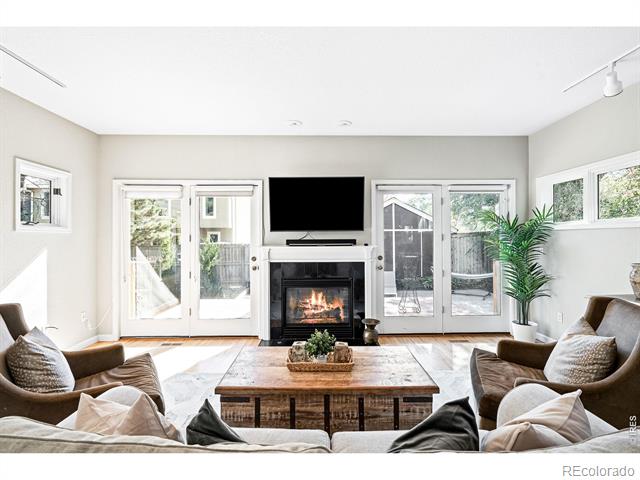 1258 Oakleaf Circle