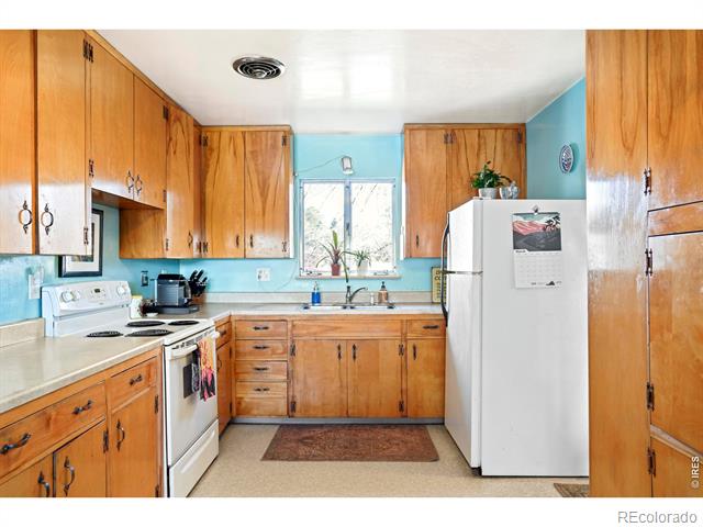 2550 Linden Avenue