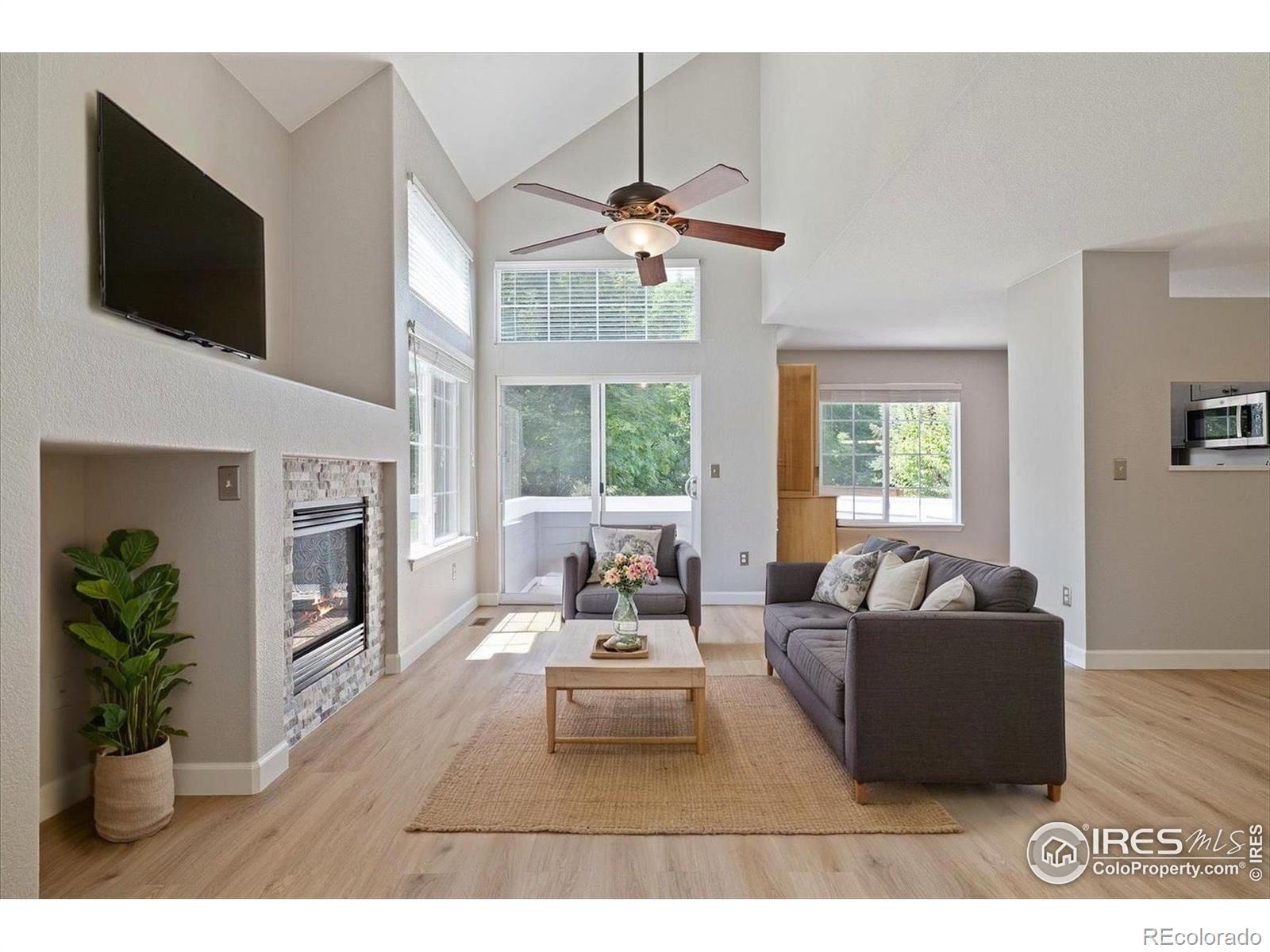 805 Summer Hawk Drive Unit: 13