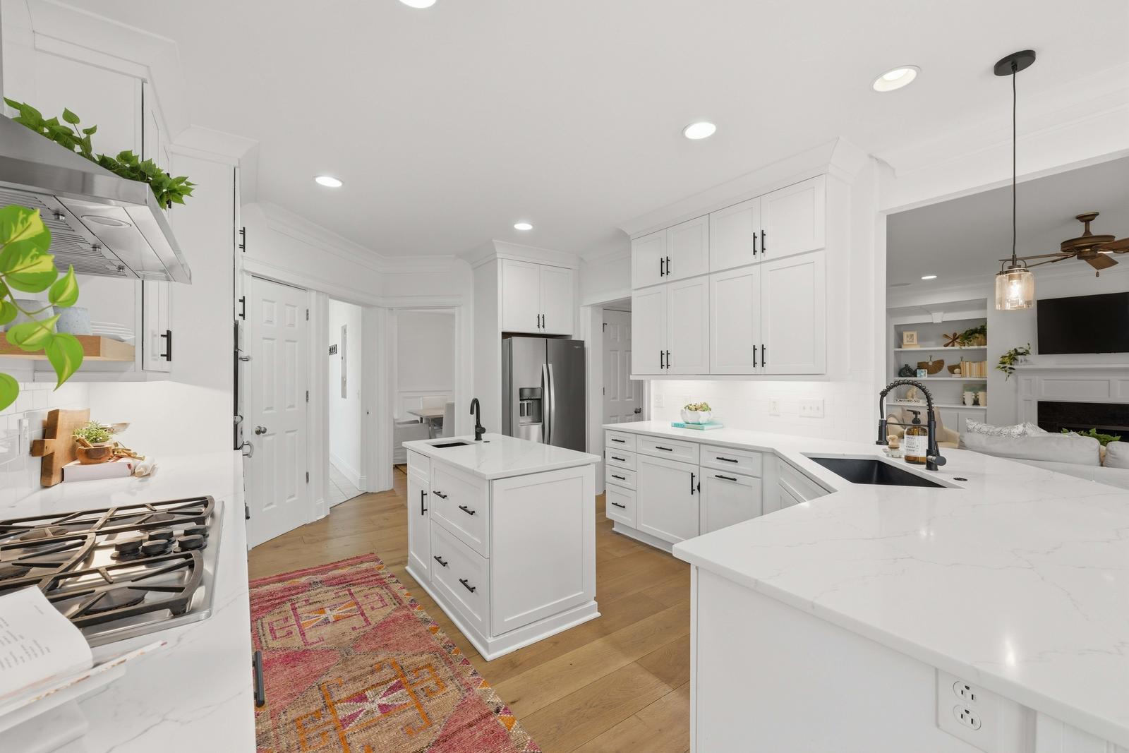 2296 Middlesex Street