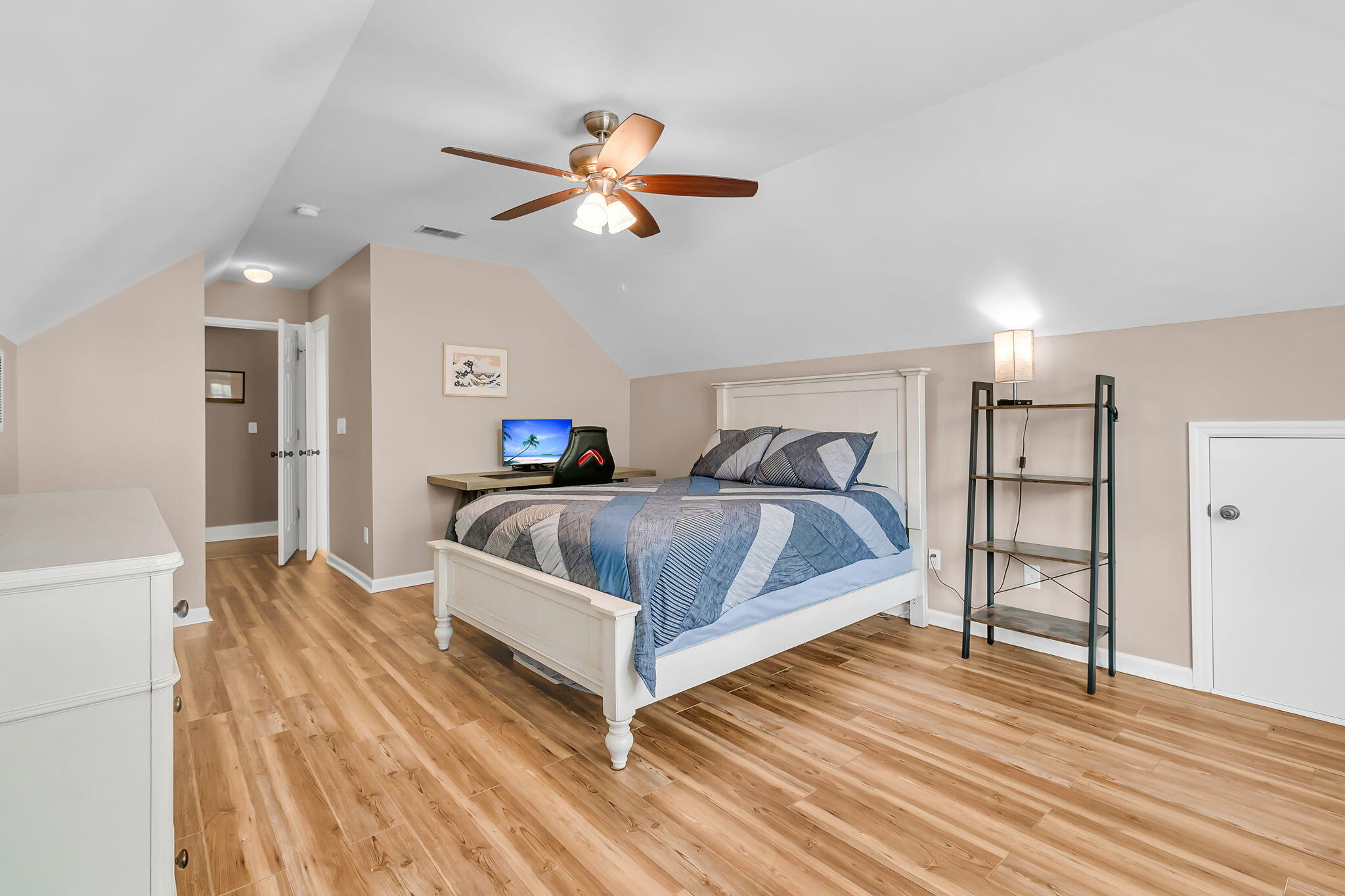 121 Thousand Oaks Court